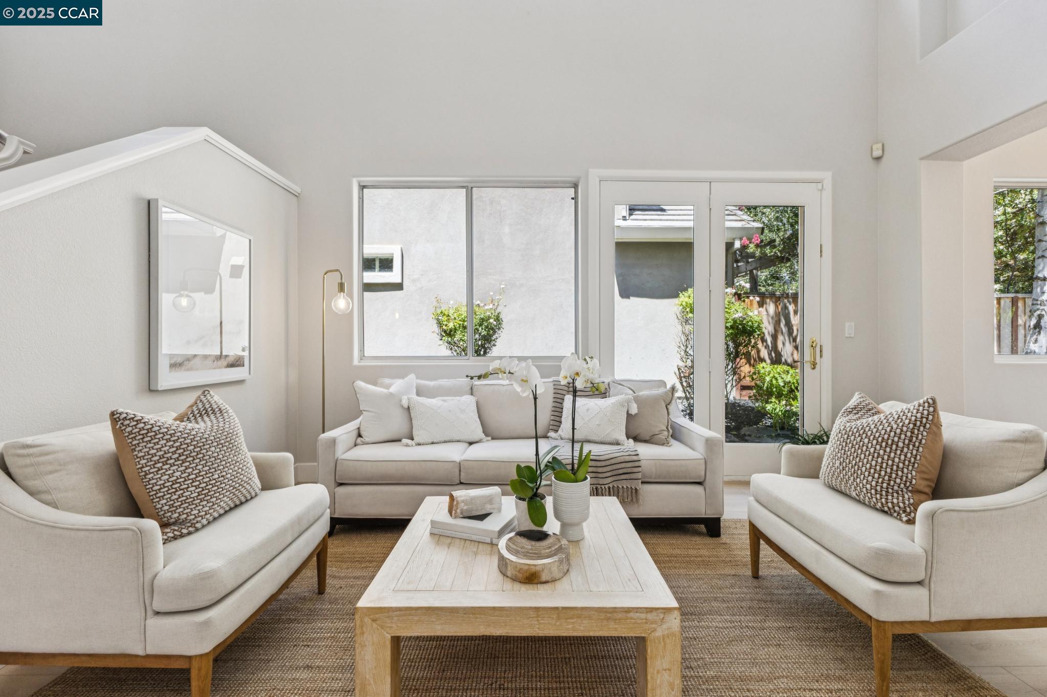 Detail Gallery Image 6 of 60 For 24 Volterra Ct, Danville,  CA 94526 - 5 Beds | 3 Baths