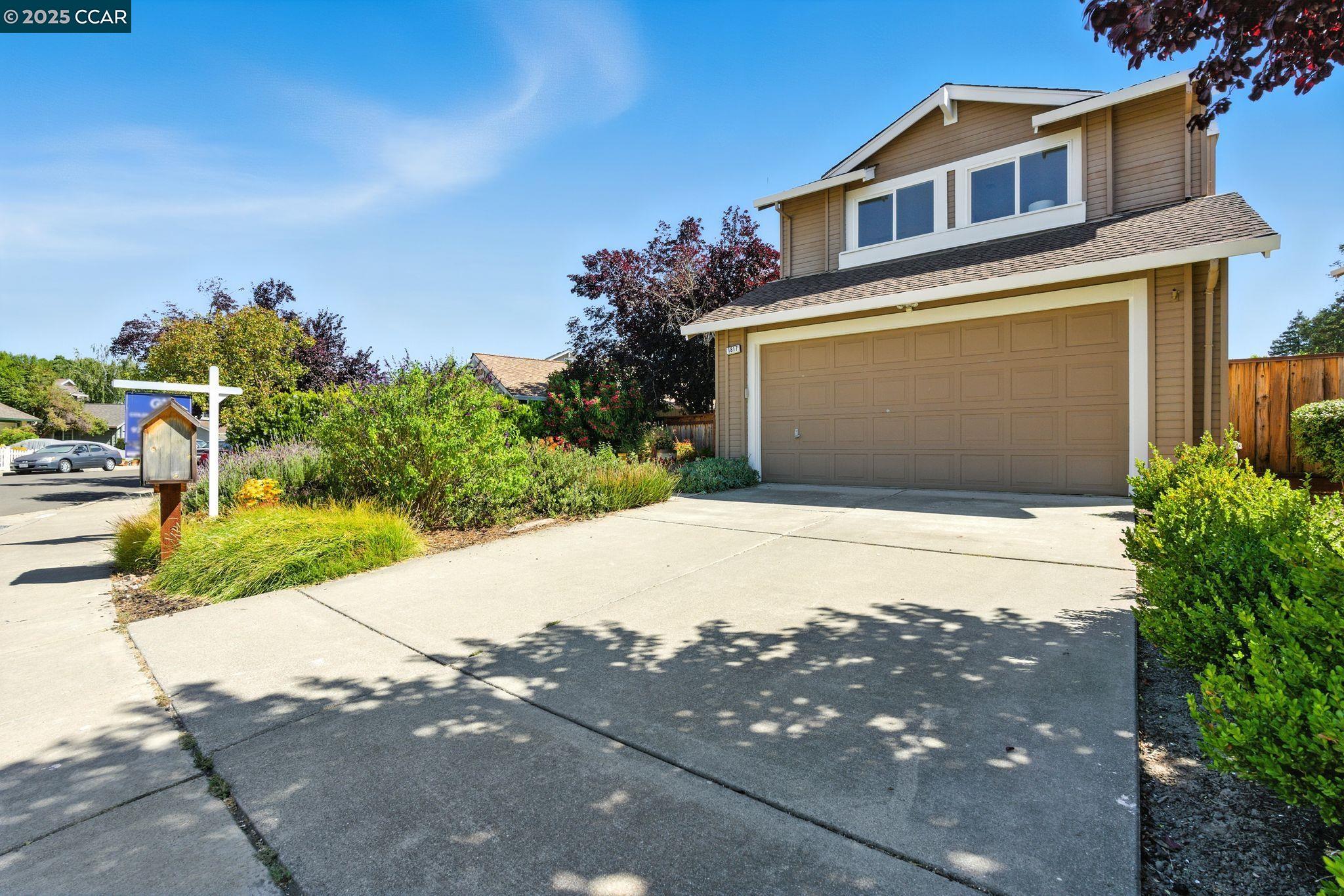 Detail Gallery Image 2 of 40 For 1817 Sinclair Dr, Pleasanton,  CA 94588 - 4 Beds | 2/1 Baths
