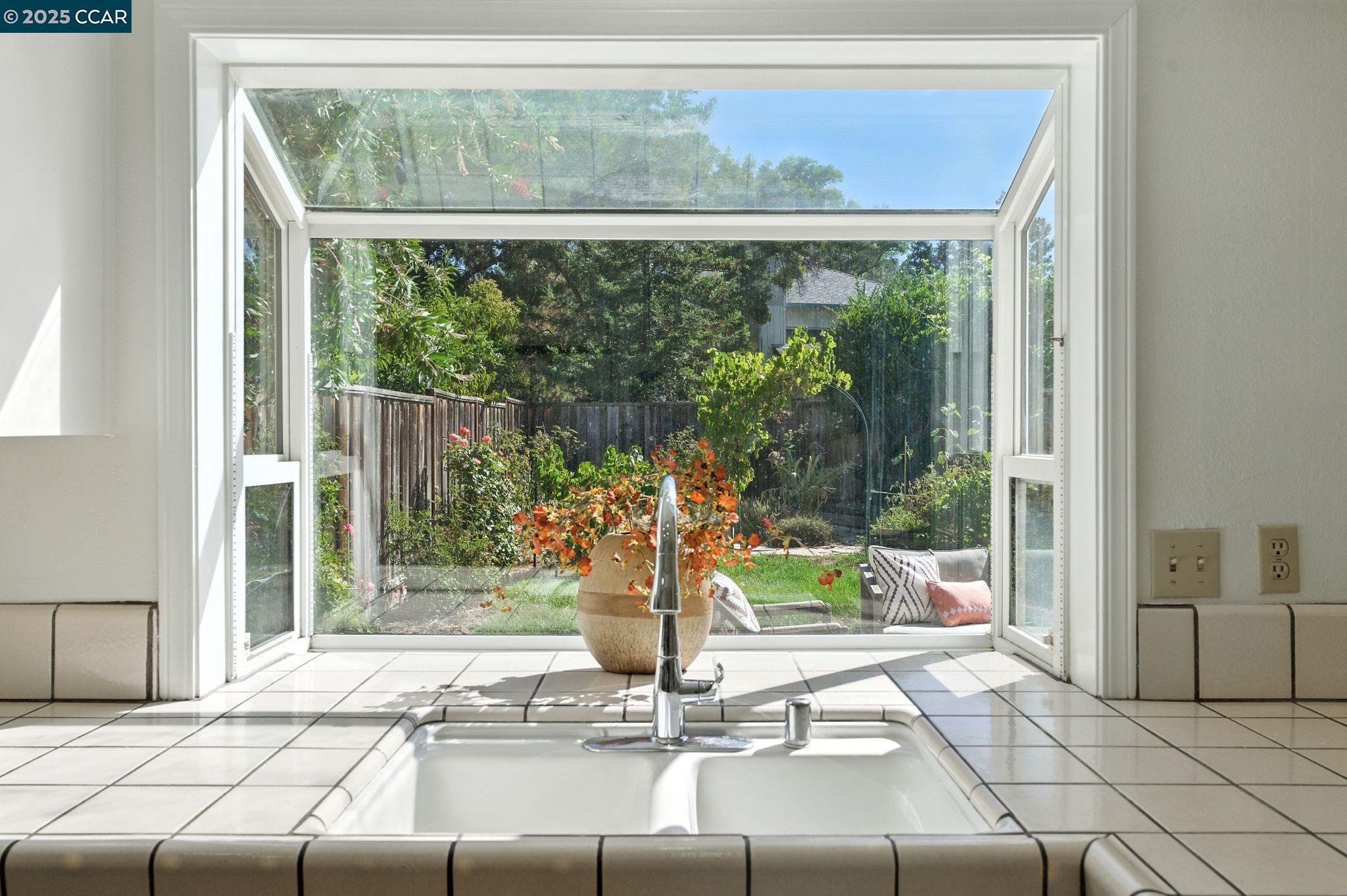 Detail Gallery Image 11 of 40 For 1817 Sinclair Dr, Pleasanton,  CA 94588 - 4 Beds | 2/1 Baths