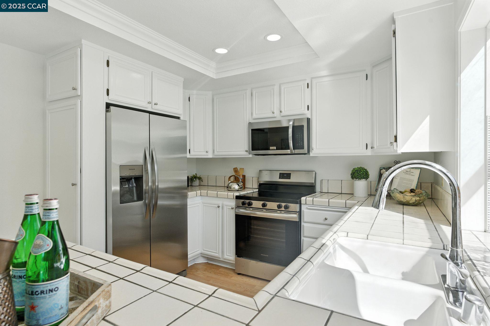 Detail Gallery Image 12 of 40 For 1817 Sinclair Dr, Pleasanton,  CA 94588 - 4 Beds | 2/1 Baths