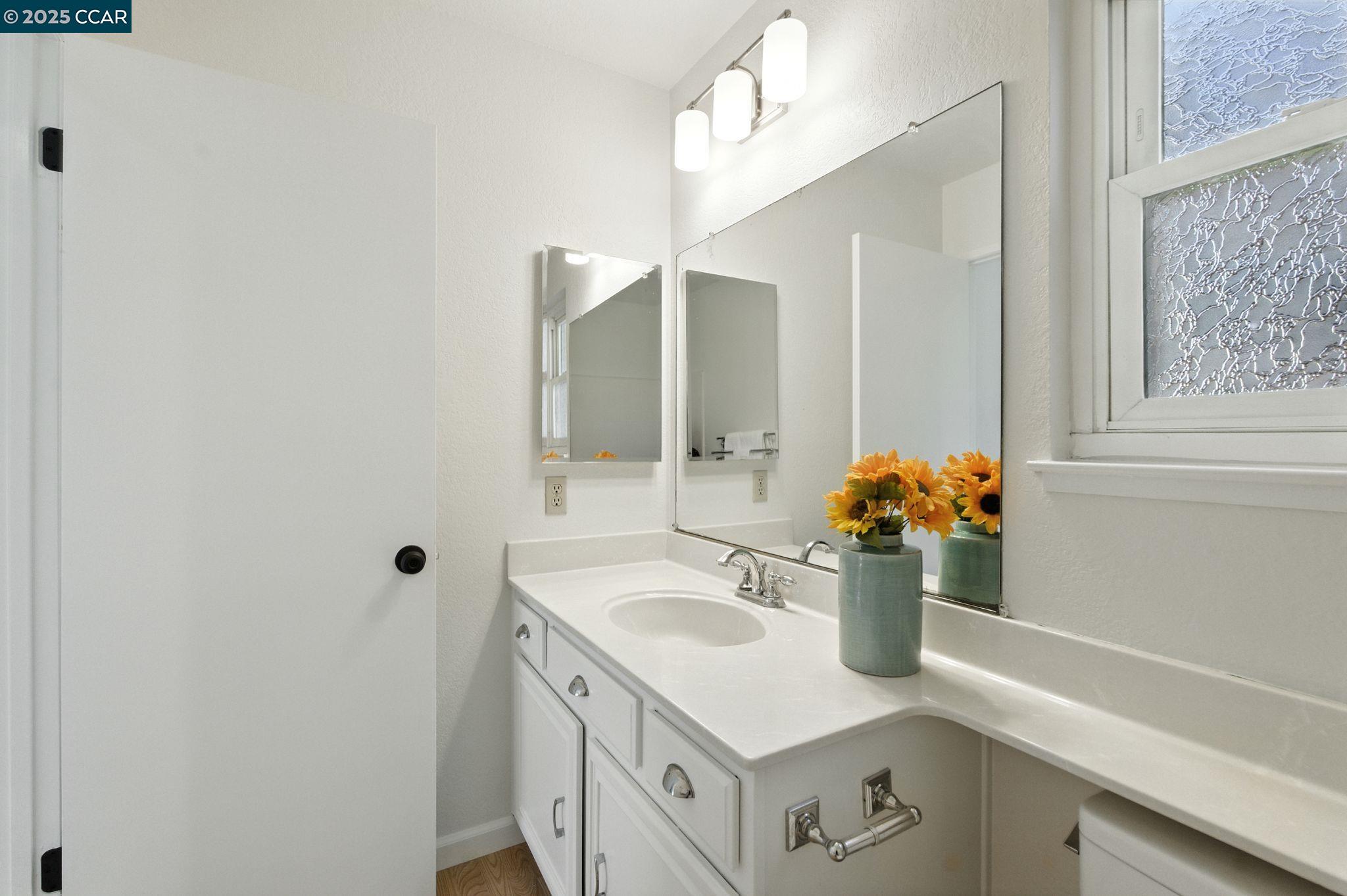 Detail Gallery Image 20 of 40 For 1817 Sinclair Dr, Pleasanton,  CA 94588 - 4 Beds | 2/1 Baths