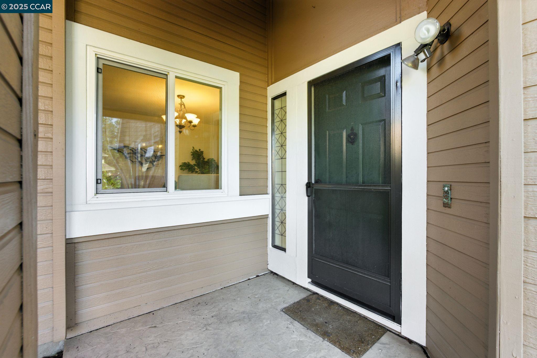 Detail Gallery Image 4 of 40 For 1817 Sinclair Dr, Pleasanton,  CA 94588 - 4 Beds | 2/1 Baths