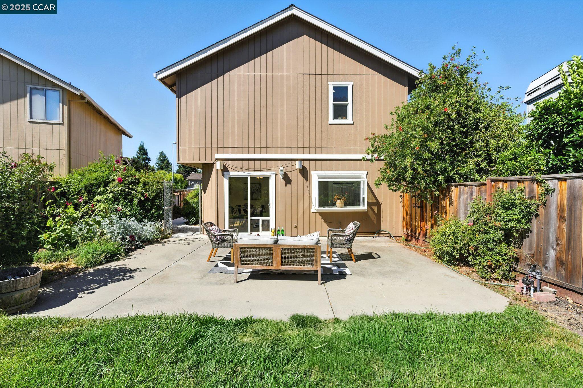 Detail Gallery Image 32 of 40 For 1817 Sinclair Dr, Pleasanton,  CA 94588 - 4 Beds | 2/1 Baths