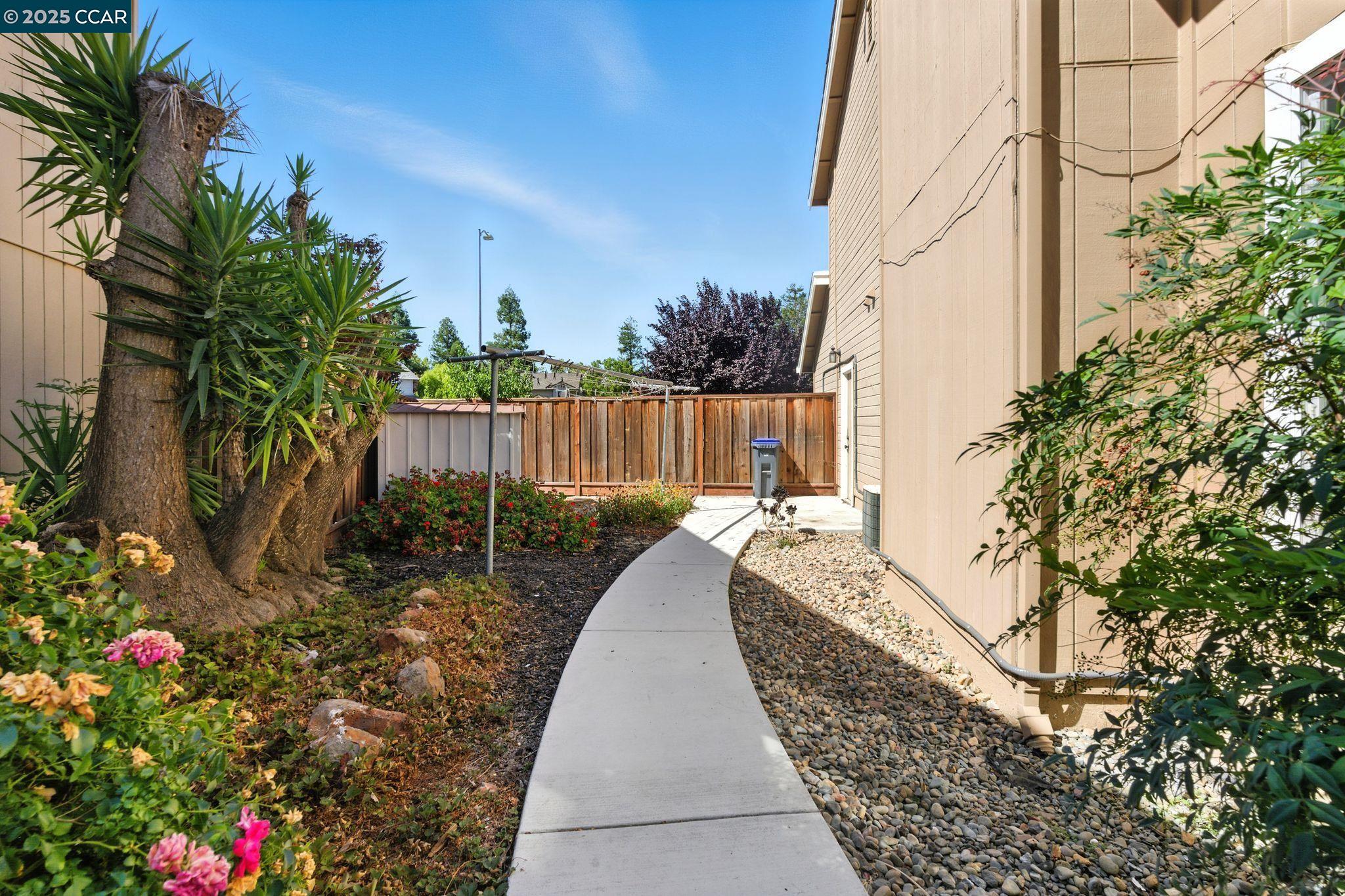 Detail Gallery Image 33 of 40 For 1817 Sinclair Dr, Pleasanton,  CA 94588 - 4 Beds | 2/1 Baths