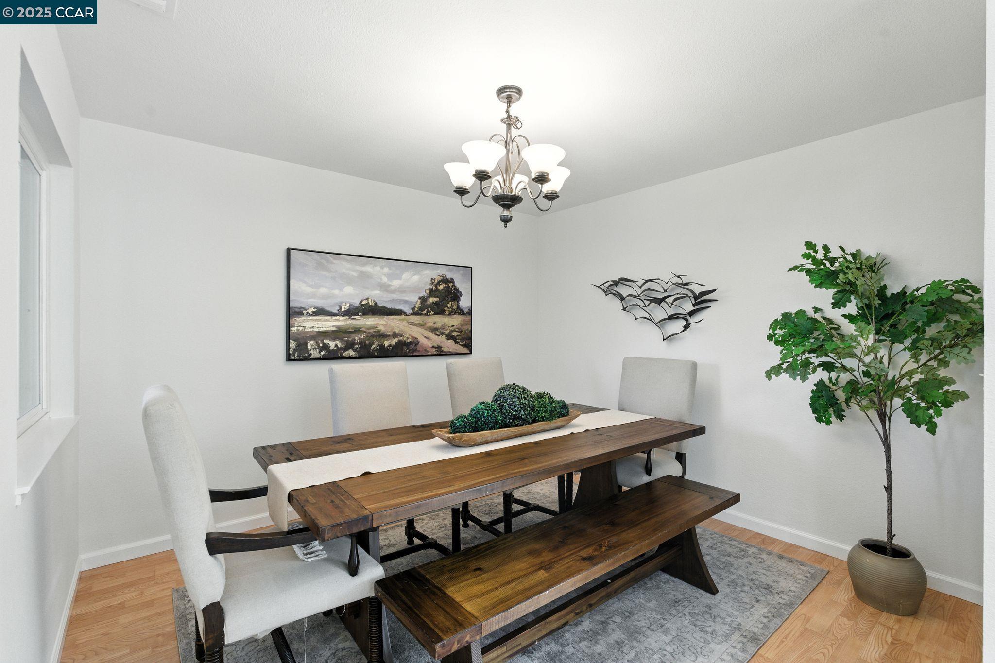 Detail Gallery Image 8 of 40 For 1817 Sinclair Dr, Pleasanton,  CA 94588 - 4 Beds | 2/1 Baths