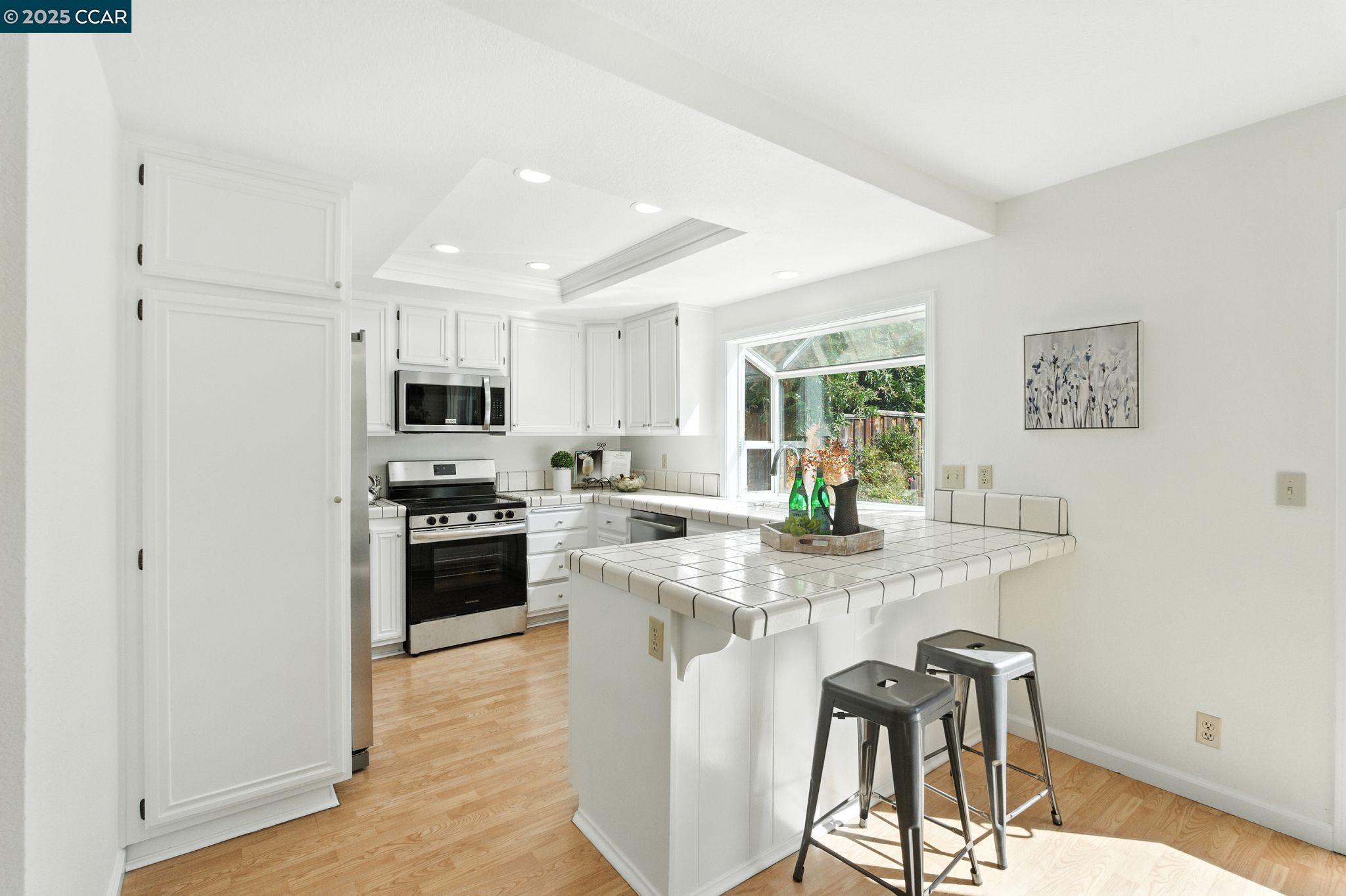 Detail Gallery Image 9 of 40 For 1817 Sinclair Dr, Pleasanton,  CA 94588 - 4 Beds | 2/1 Baths