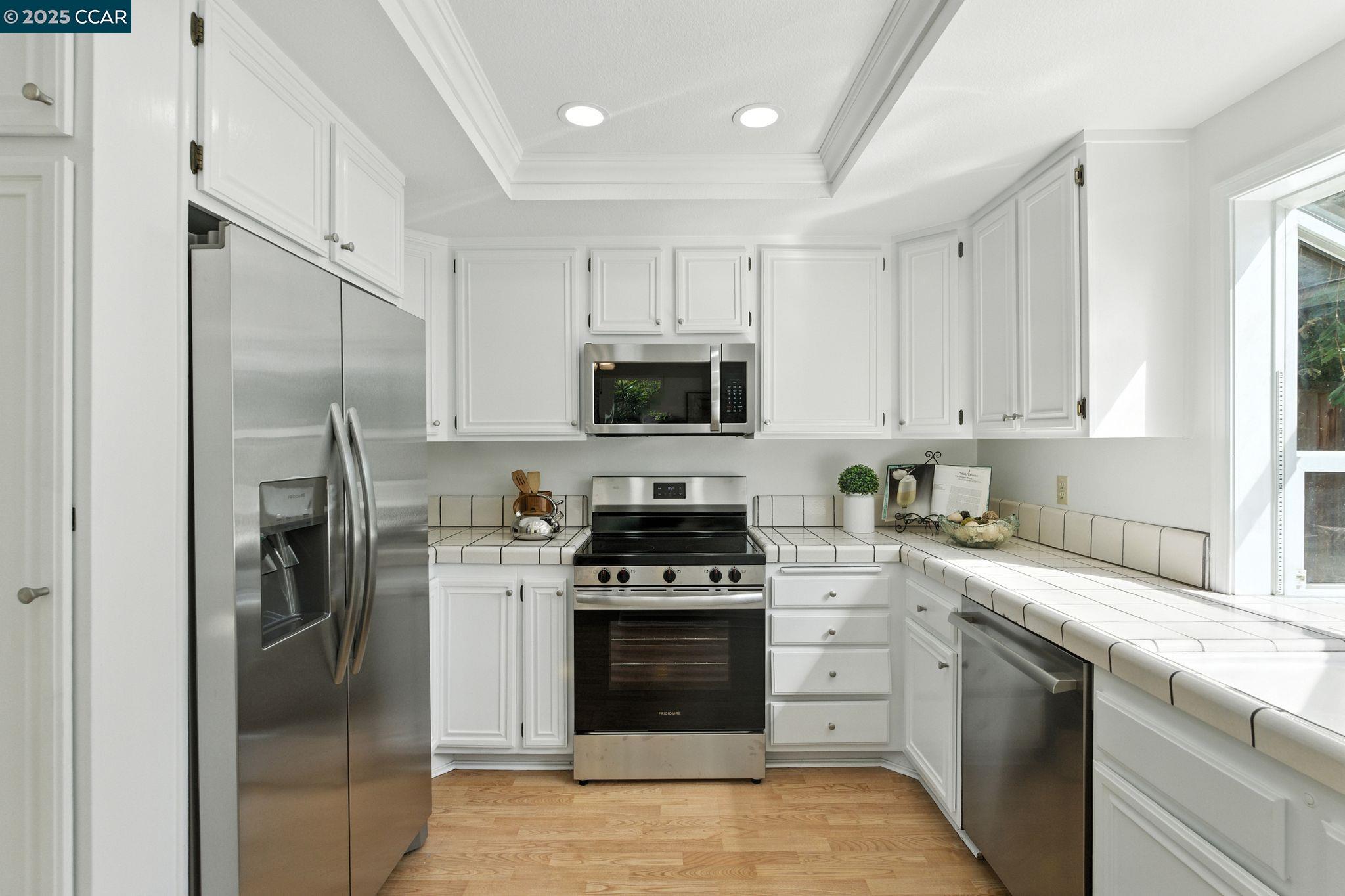 Detail Gallery Image 10 of 40 For 1817 Sinclair Dr, Pleasanton,  CA 94588 - 4 Beds | 2/1 Baths