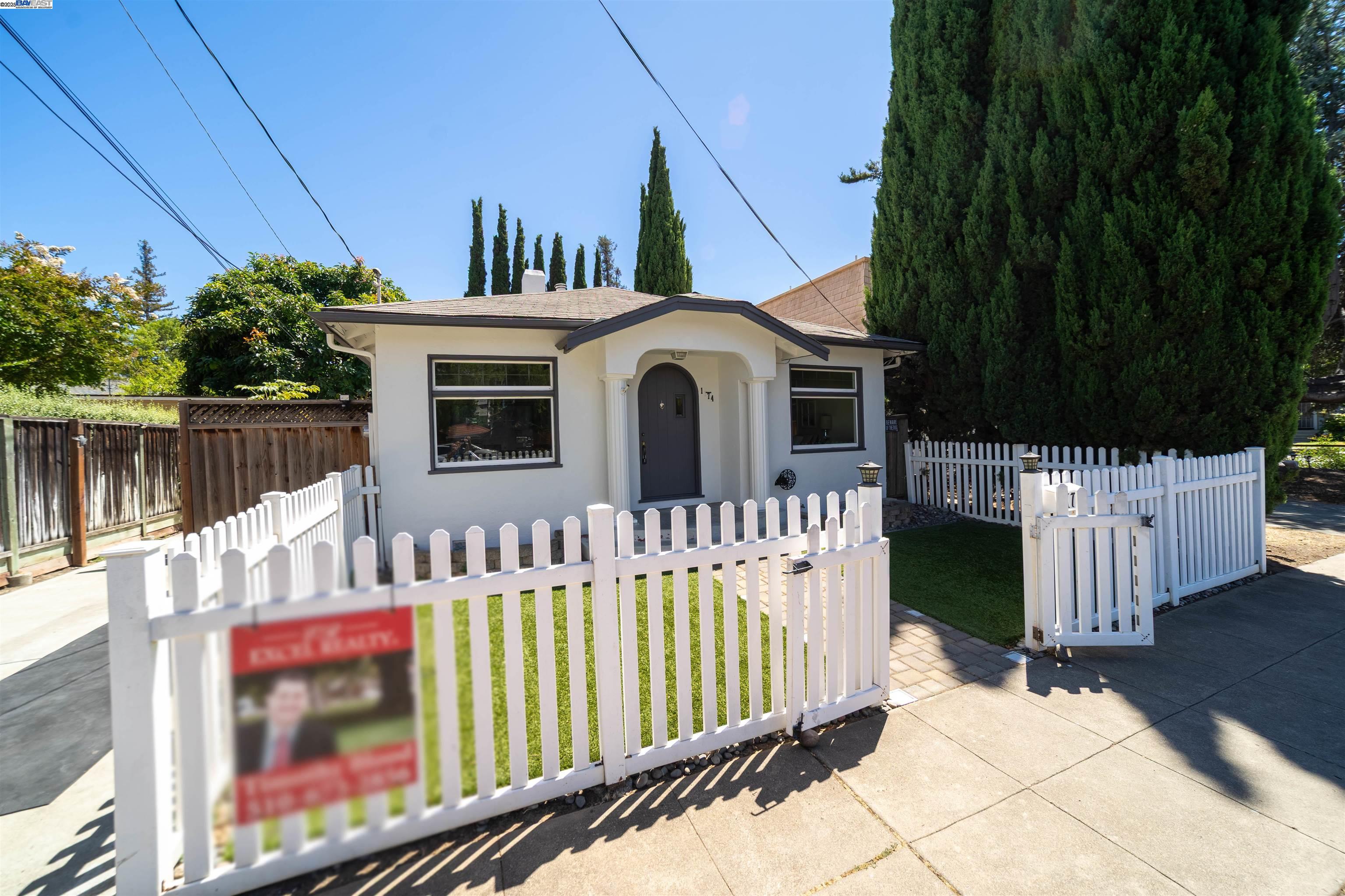 Detail Gallery Image 4 of 49 For 1174 Lexington St, Santa Clara,  CA 95050 - 2 Beds | 1 Baths