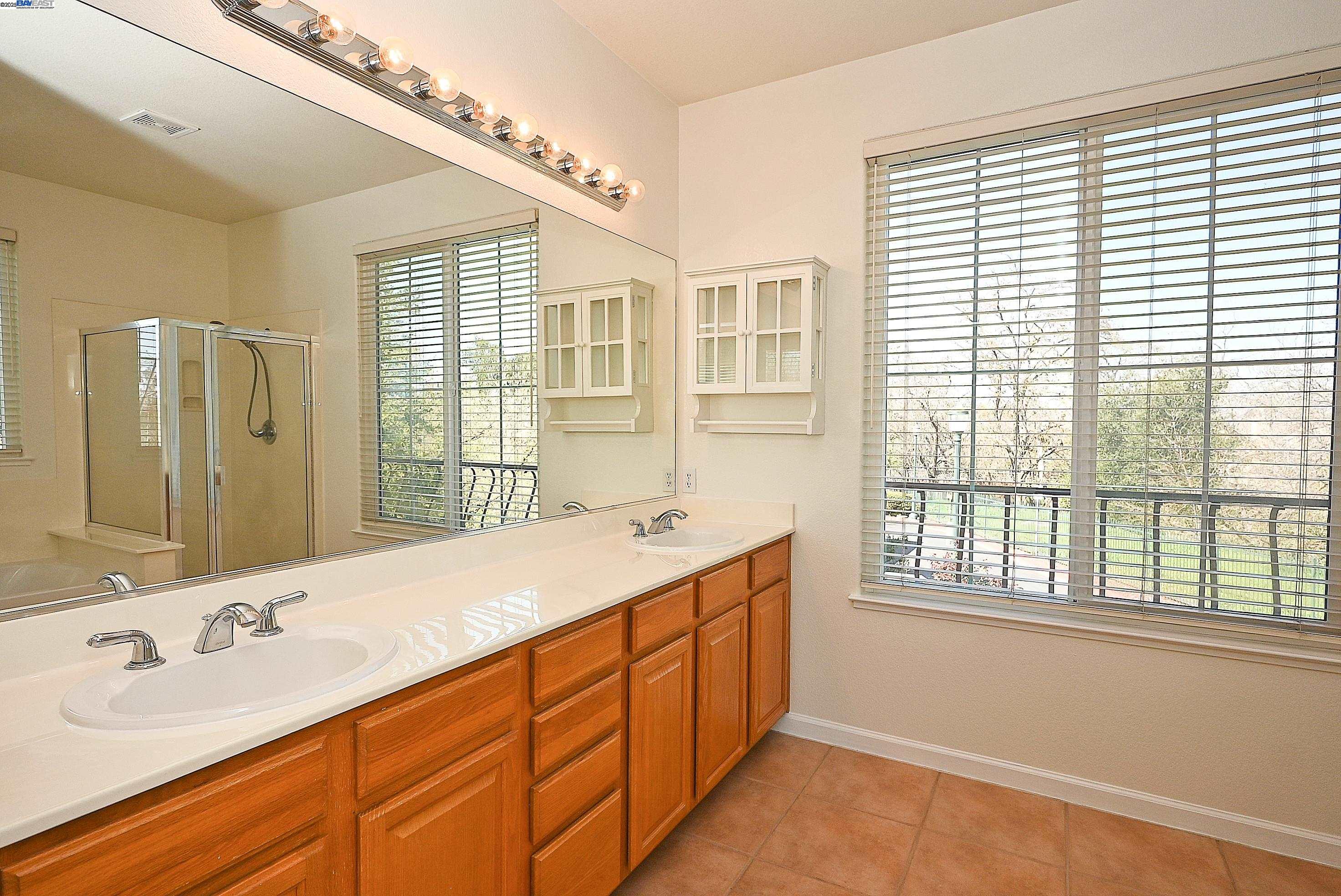 Detail Gallery Image 18 of 33 For 4189 Tessa Pl, Pleasanton,  CA 94566 - 4 Beds | 2/1 Baths