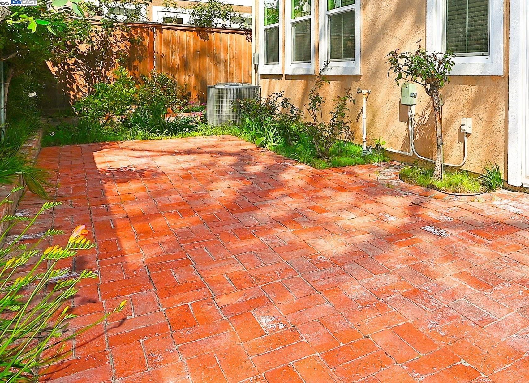 Detail Gallery Image 28 of 33 For 4189 Tessa Pl, Pleasanton,  CA 94566 - 4 Beds | 2/1 Baths