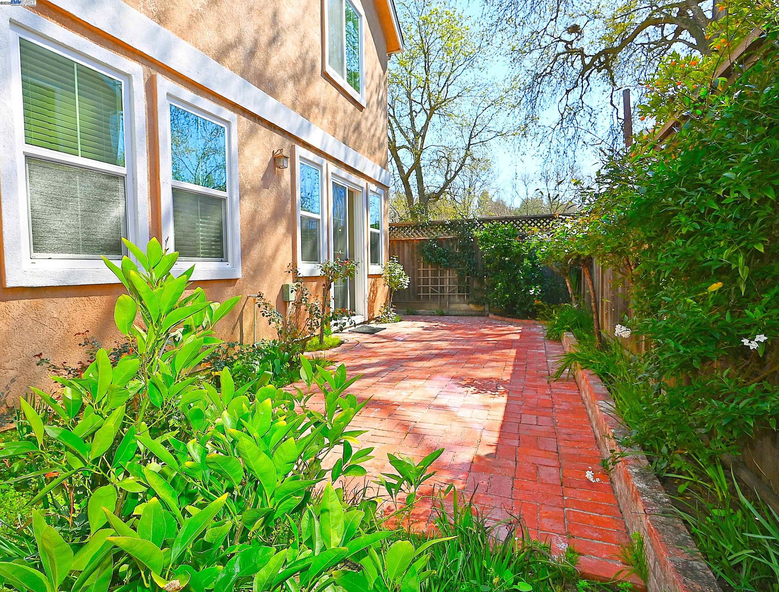 Detail Gallery Image 34 of 41 For 4189 Tessa Pl, Pleasanton,  CA 94566 - 4 Beds | 2/1 Baths
