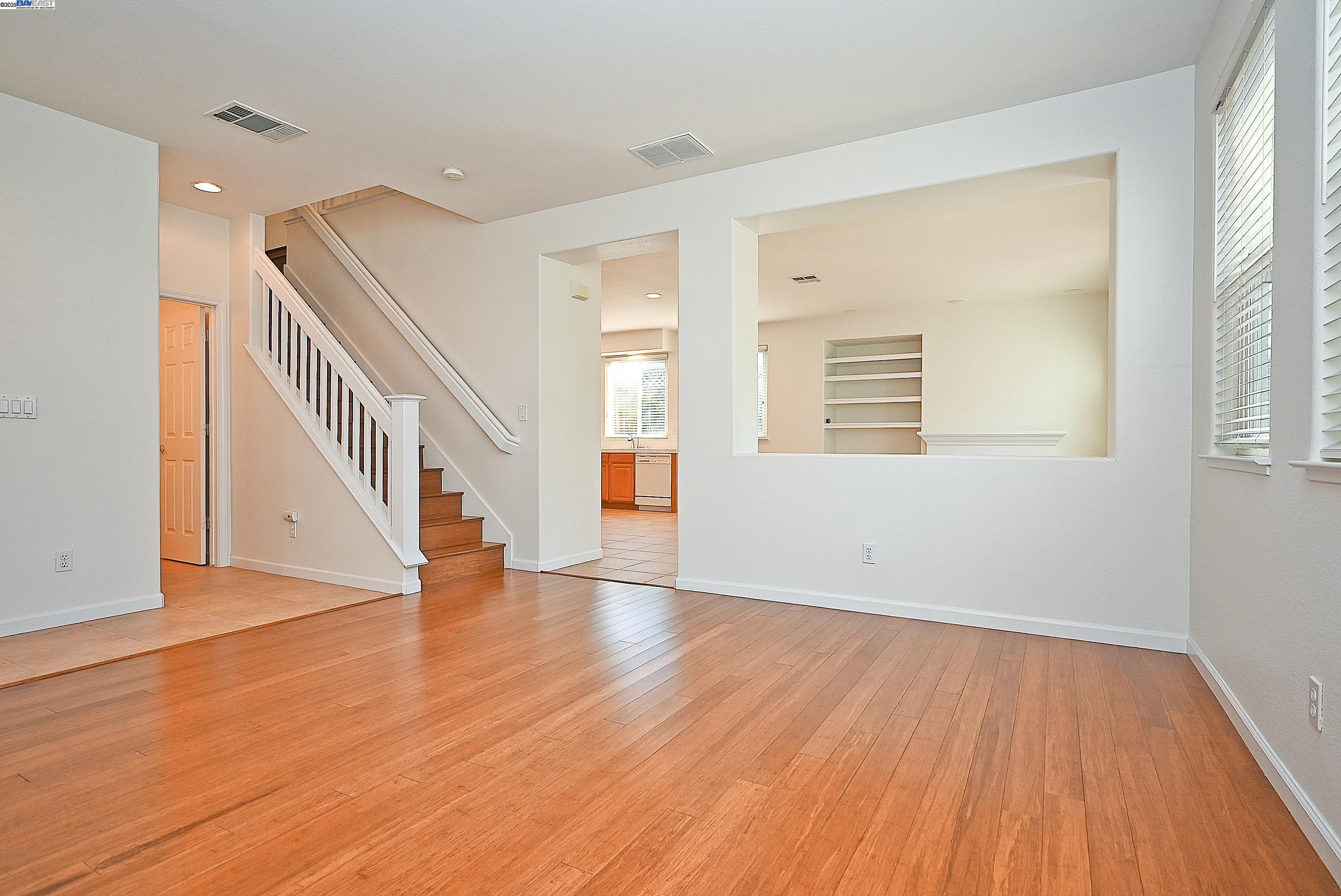 Detail Gallery Image 5 of 33 For 4189 Tessa Pl, Pleasanton,  CA 94566 - 4 Beds | 2/1 Baths