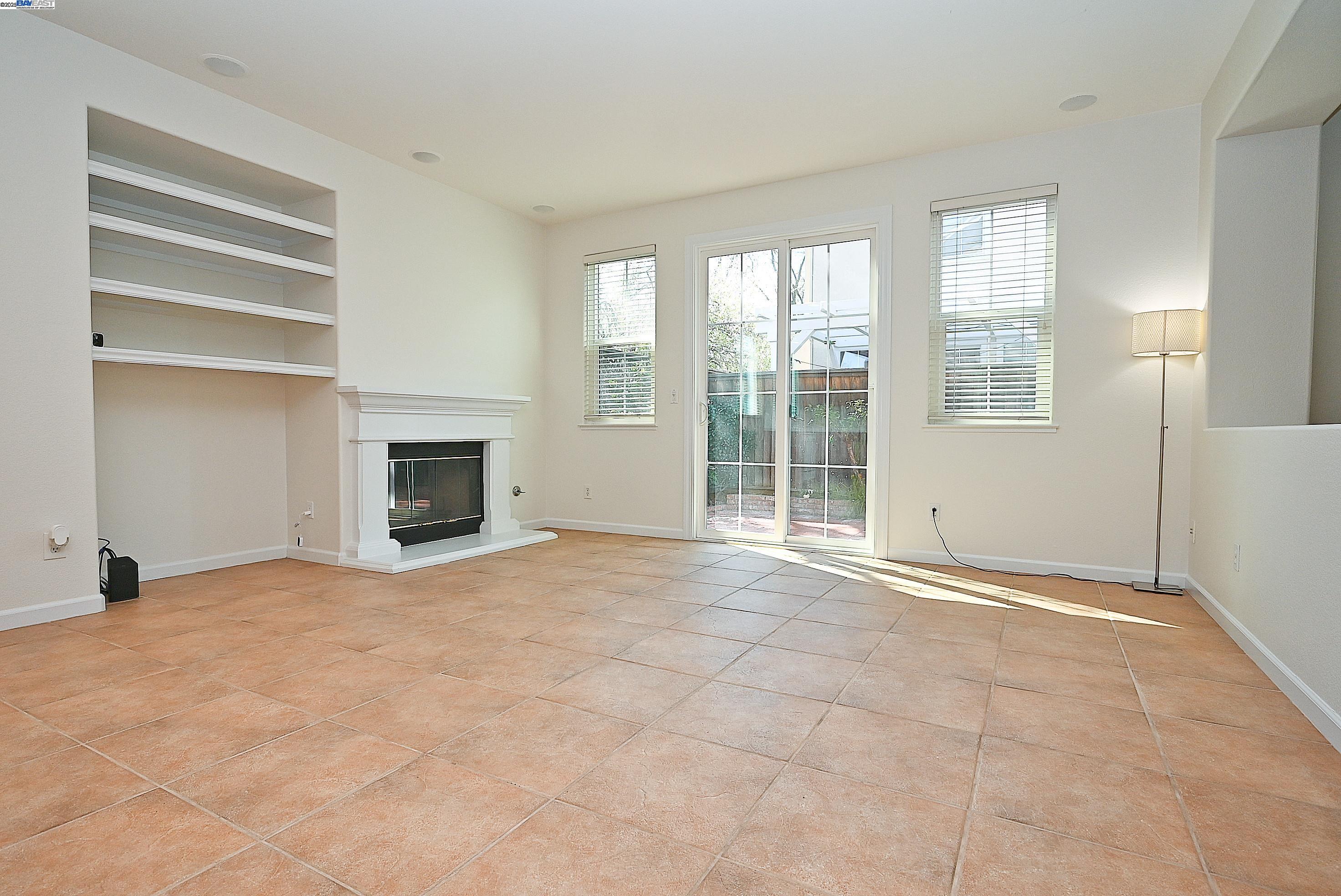 Detail Gallery Image 7 of 33 For 4189 Tessa Pl, Pleasanton,  CA 94566 - 4 Beds | 2/1 Baths