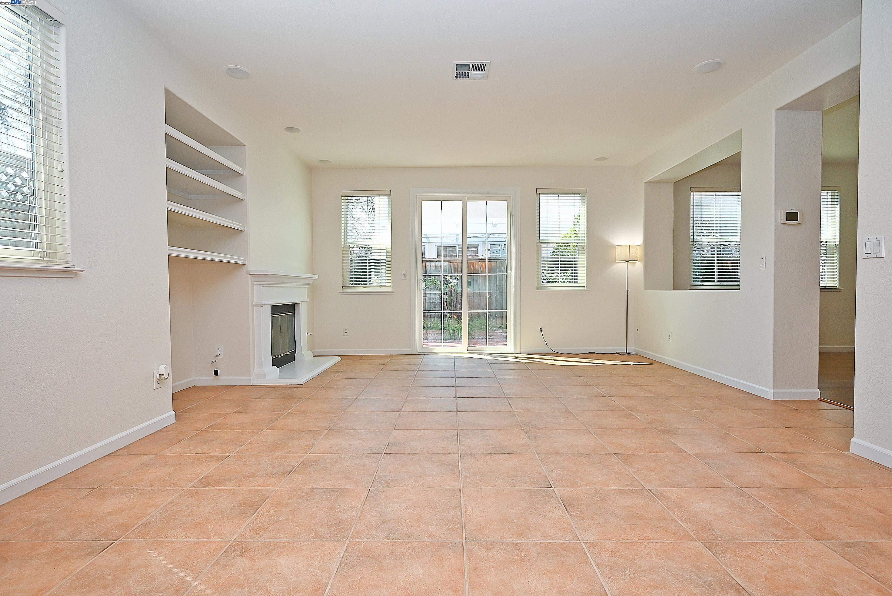 Detail Gallery Image 8 of 33 For 4189 Tessa Pl, Pleasanton,  CA 94566 - 4 Beds | 2/1 Baths