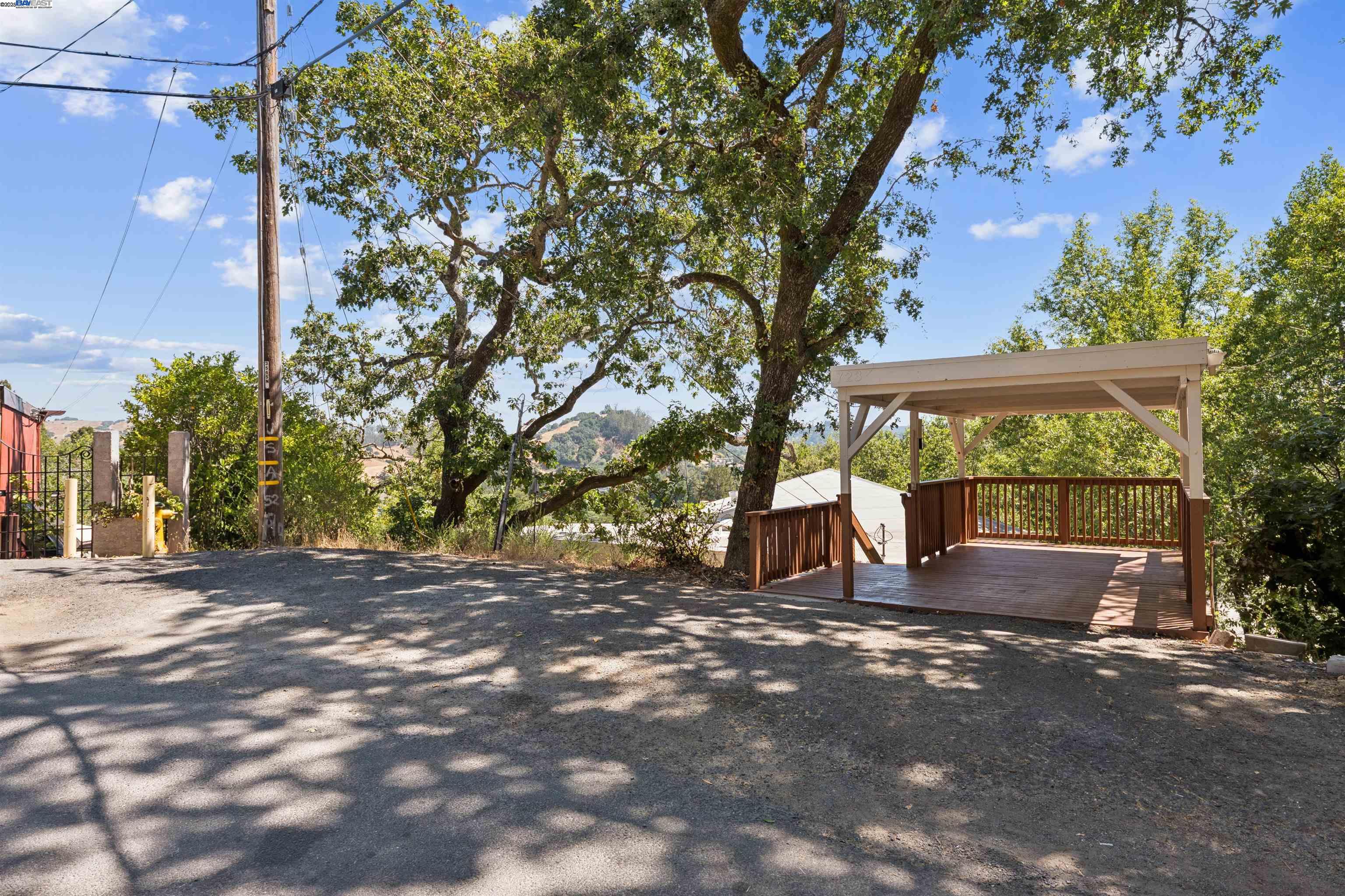 Detail Gallery Image 32 of 37 For 723 Redwood Rd, San Anselmo,  CA 94960 - 2 Beds | 1 Baths
