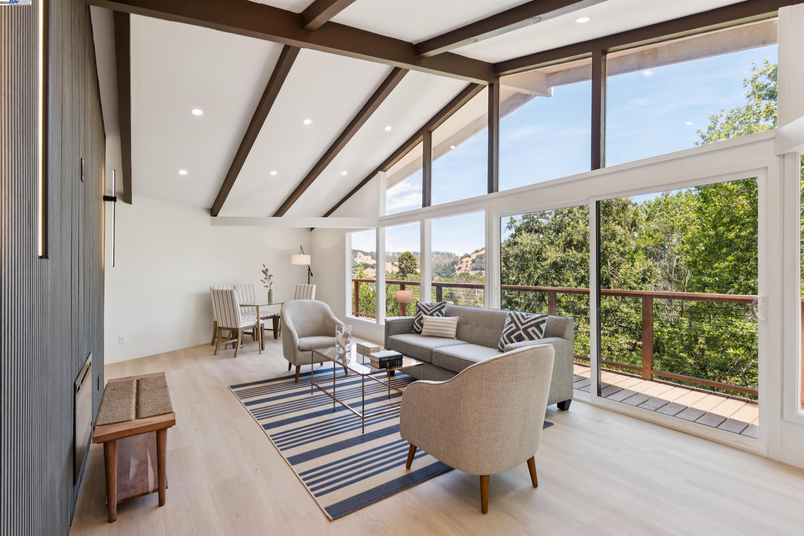 Detail Gallery Image 8 of 37 For 723 Redwood Rd, San Anselmo,  CA 94960 - 2 Beds | 1 Baths
