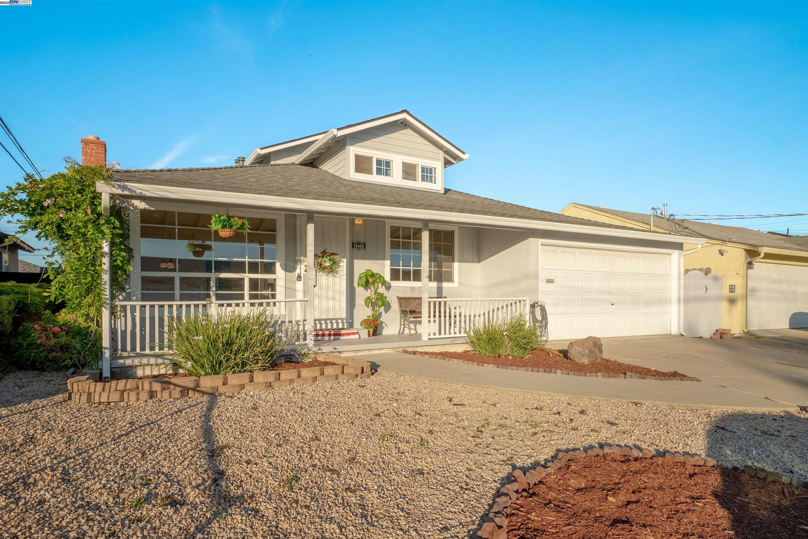 Detail Gallery Image 2 of 32 For 14466 Acacia St, San Leandro,  CA 94579 - 4 Beds | 2 Baths