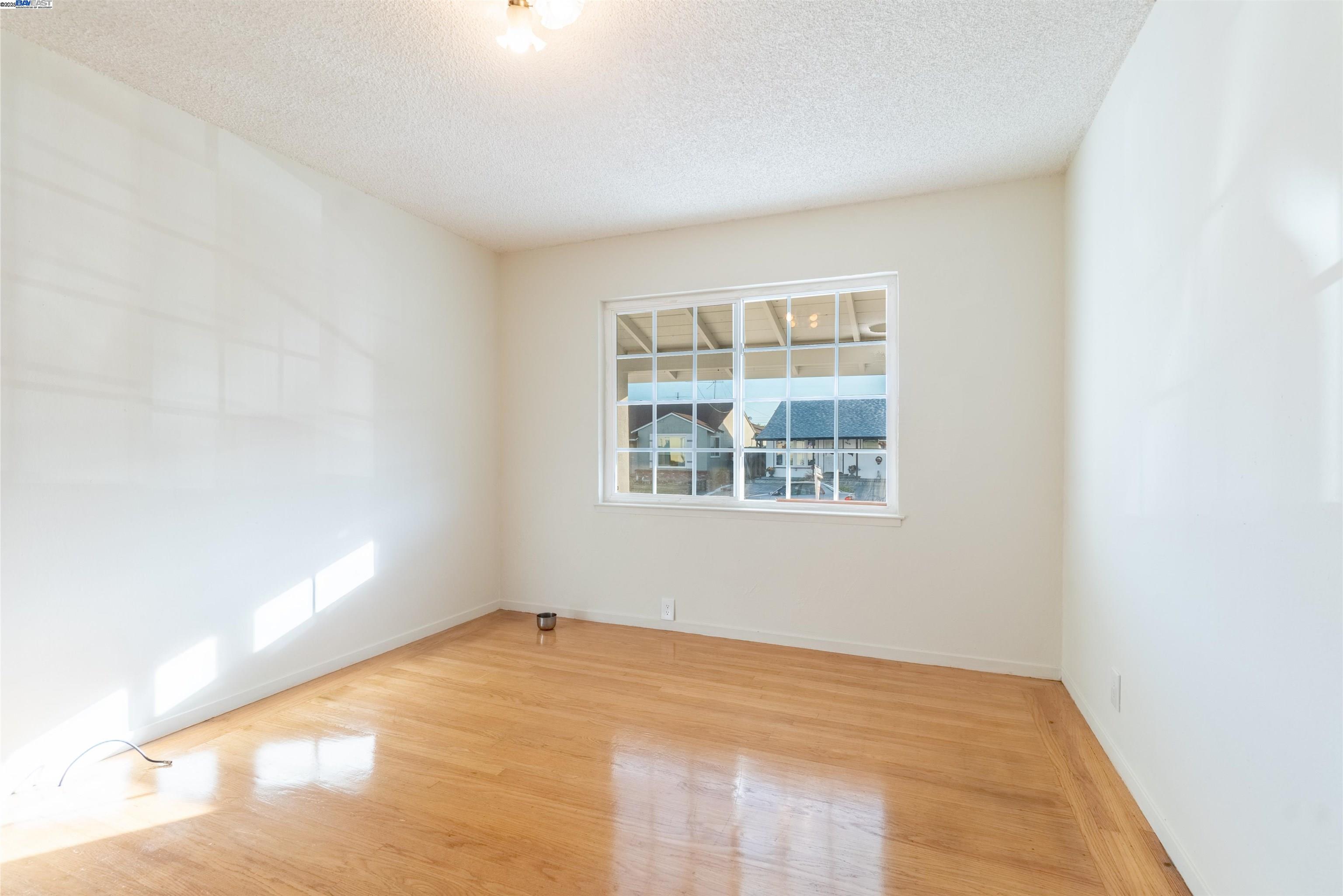 Detail Gallery Image 13 of 32 For 14466 Acacia St, San Leandro,  CA 94579 - 4 Beds | 2 Baths