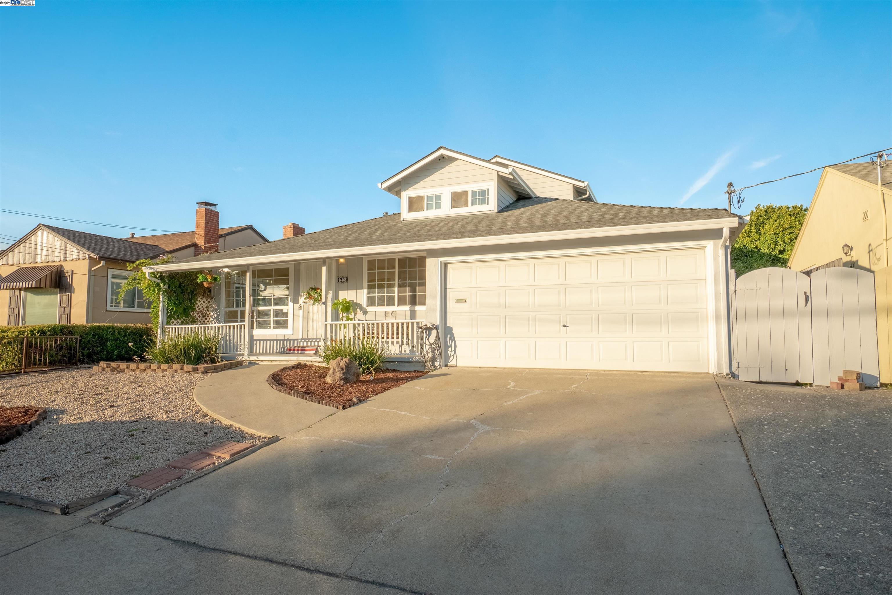Detail Gallery Image 3 of 32 For 14466 Acacia St, San Leandro,  CA 94579 - 4 Beds | 2 Baths