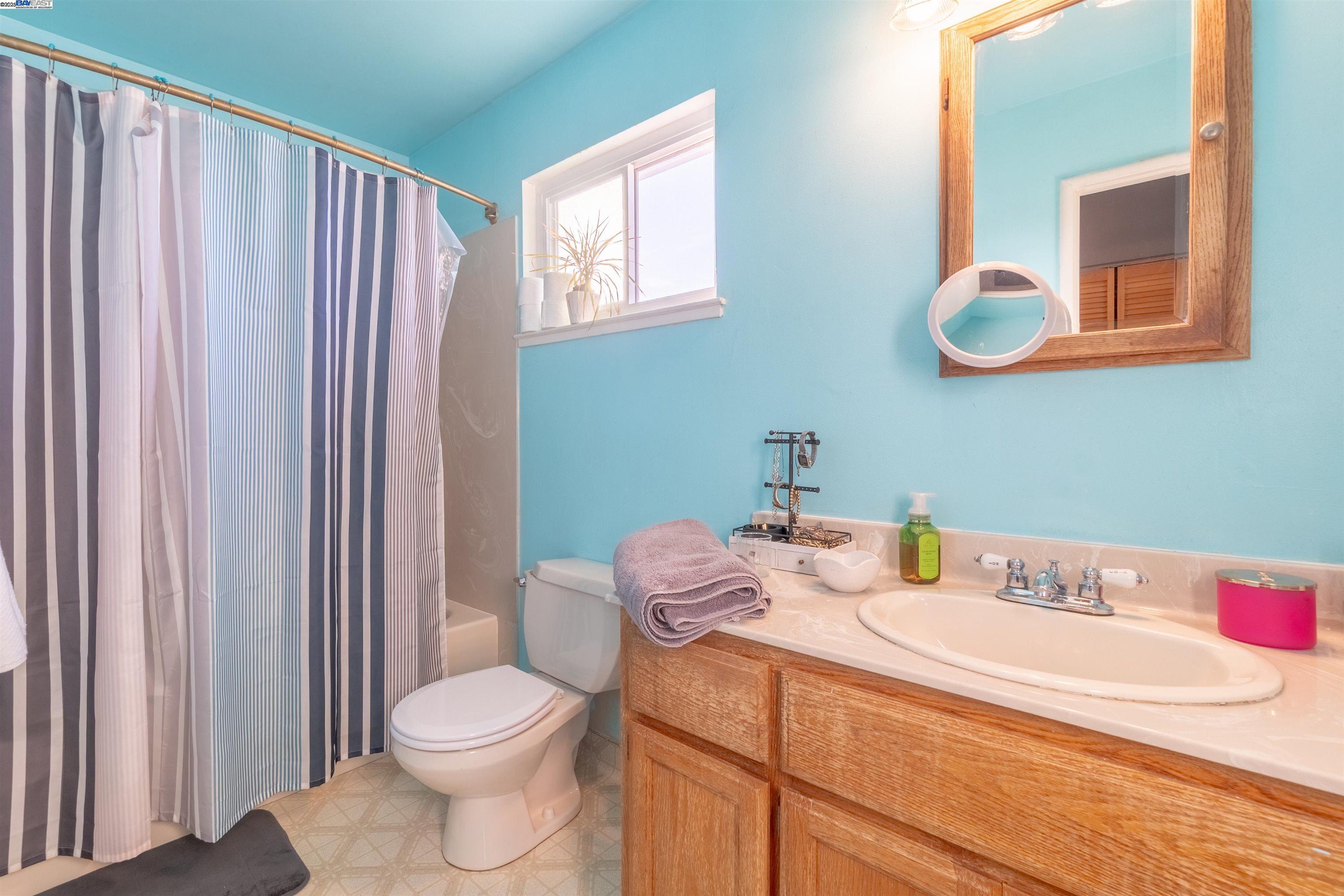 Detail Gallery Image 26 of 32 For 14466 Acacia St, San Leandro,  CA 94579 - 4 Beds | 2 Baths