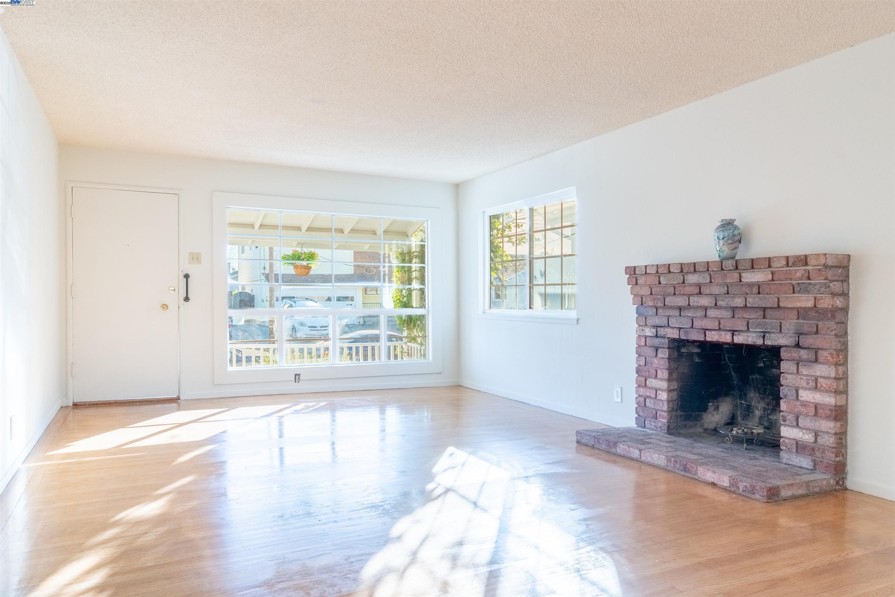 Detail Gallery Image 6 of 32 For 14466 Acacia St, San Leandro,  CA 94579 - 4 Beds | 2 Baths