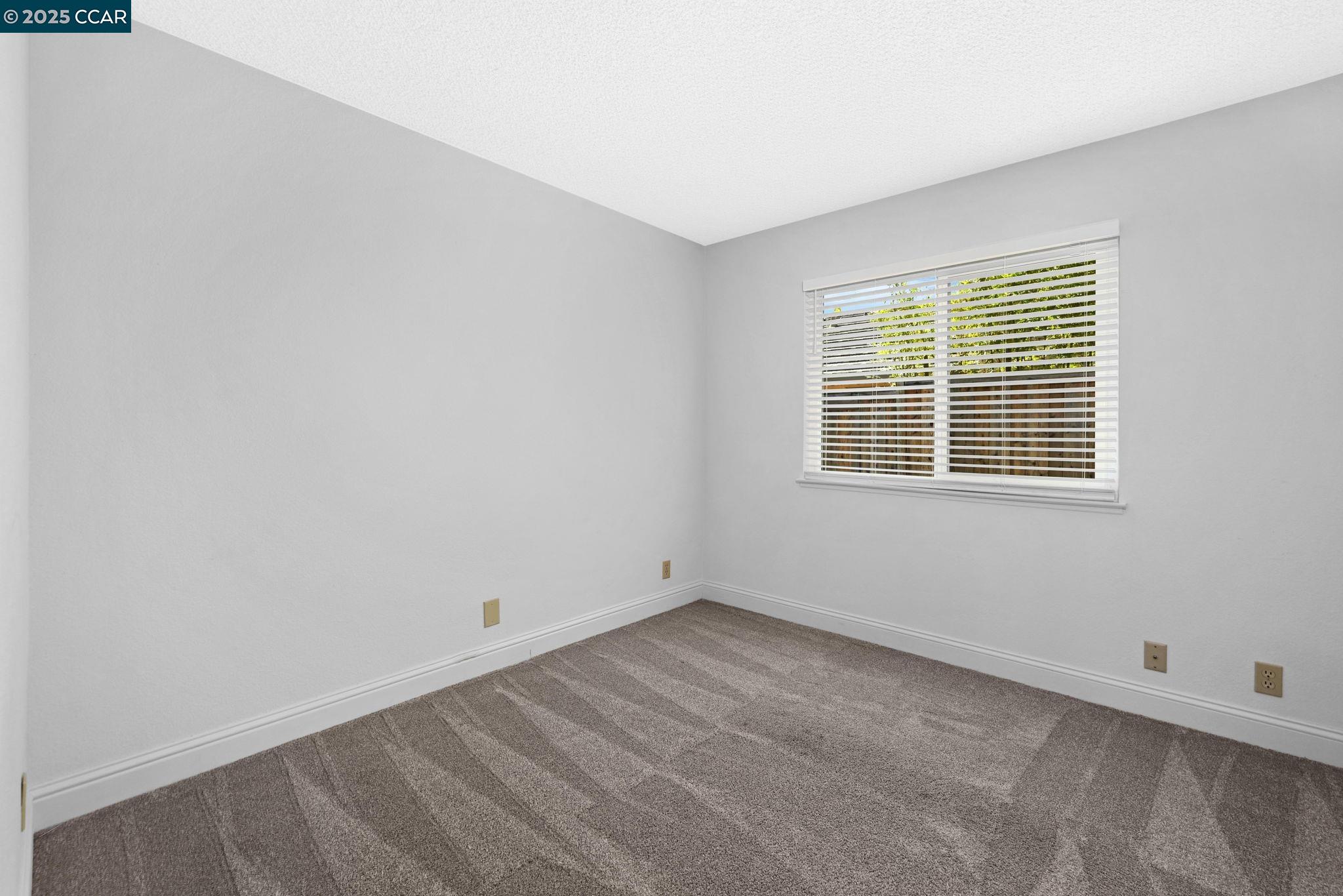Detail Gallery Image 16 of 24 For 2140 Eastview Pl, Martinez,  CA 94553 - 3 Beds | 2 Baths