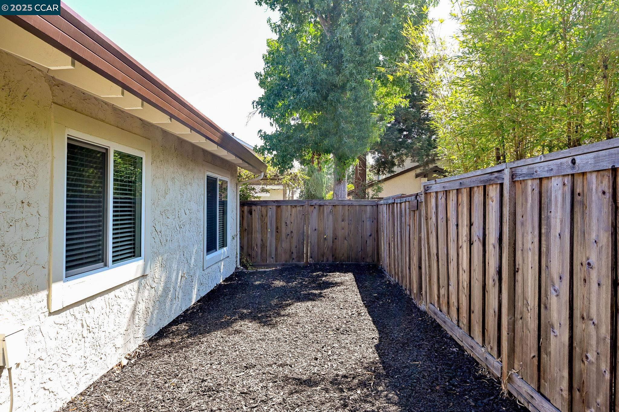 Detail Gallery Image 24 of 24 For 2140 Eastview Pl, Martinez,  CA 94553 - 3 Beds | 2 Baths