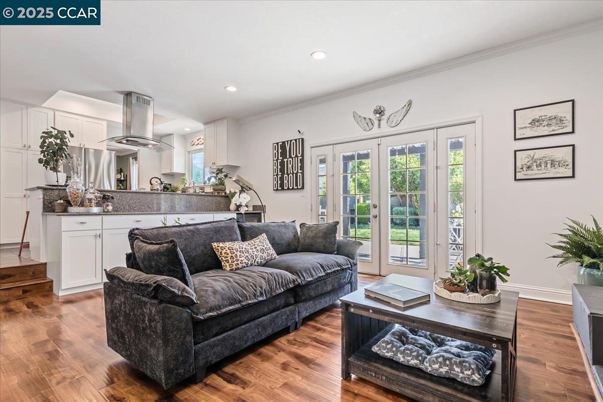 Detail Gallery Image 11 of 30 For 1734 Cape Ct, Walnut Creek,  CA 94598 - 3 Beds | 2 Baths
