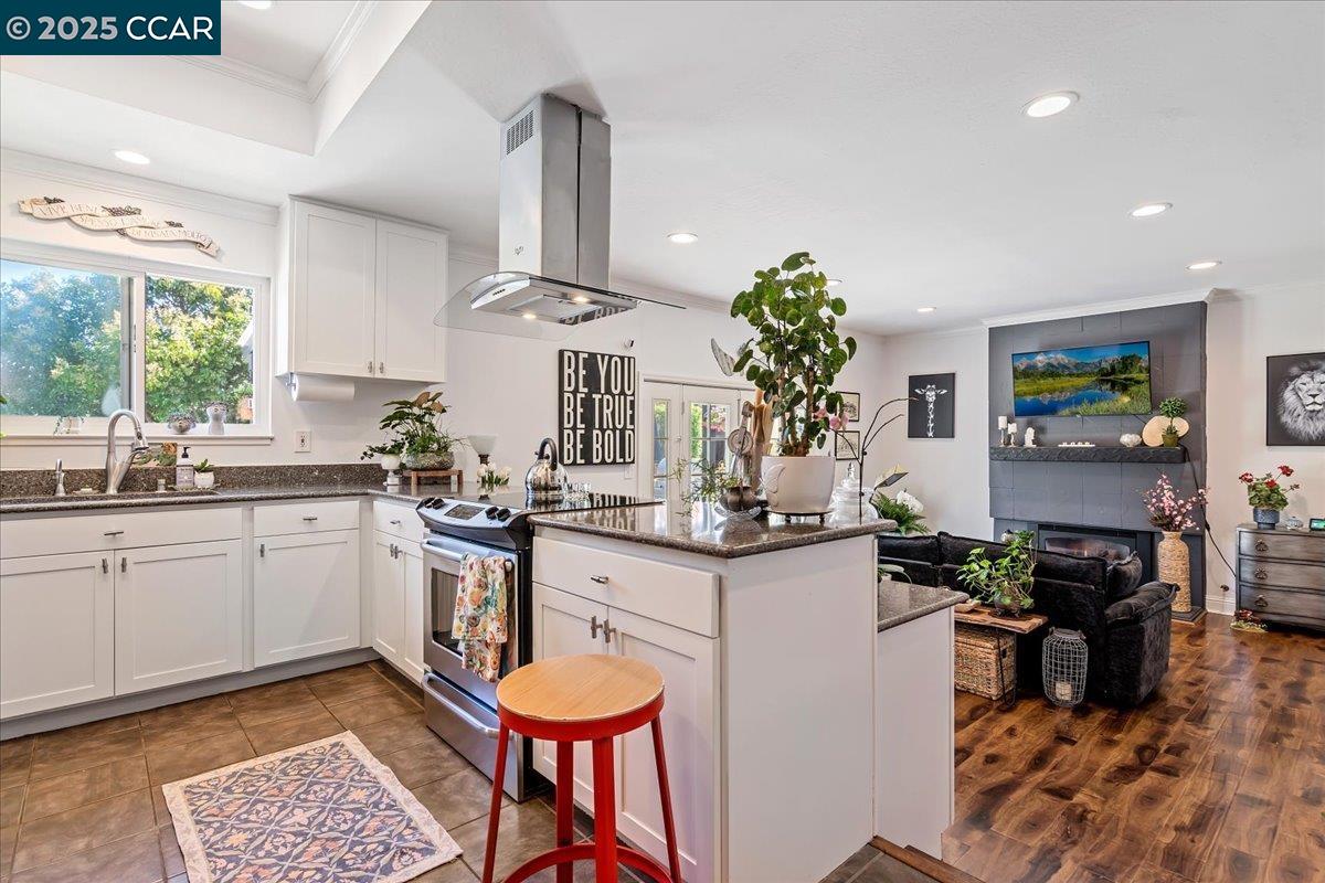 Detail Gallery Image 10 of 30 For 1734 Cape Ct, Walnut Creek,  CA 94598 - 3 Beds | 2 Baths