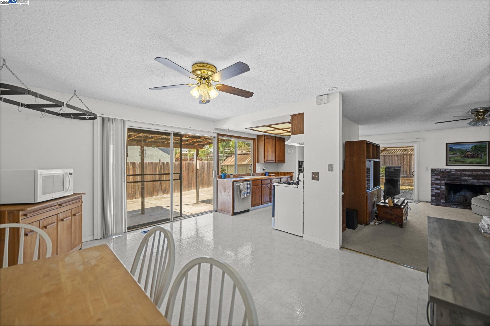 Detail Gallery Image 17 of 49 For 676 Colusa Way, Livermore,  CA 94551 - 3 Beds | 2 Baths