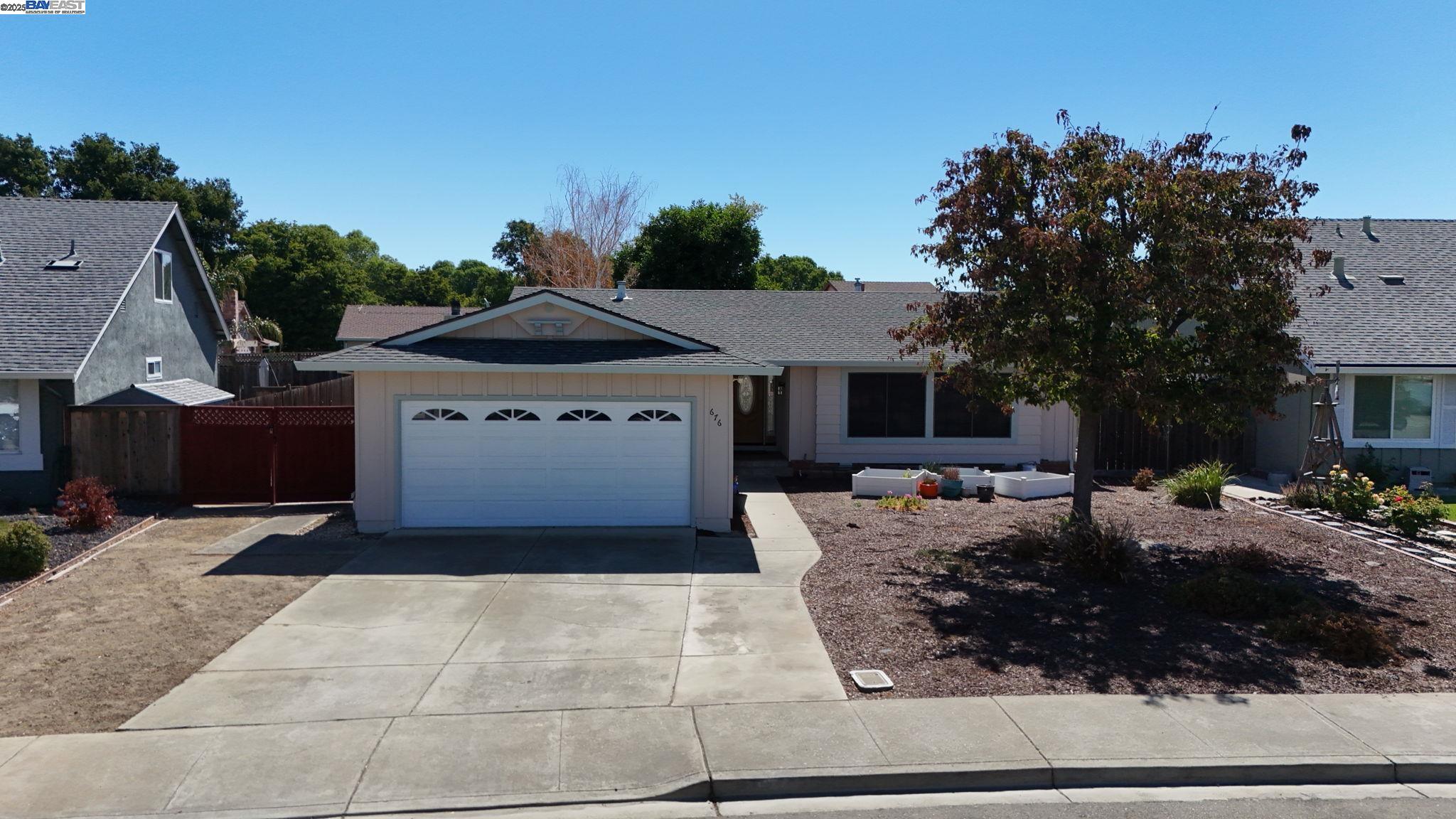 Detail Gallery Image 4 of 49 For 676 Colusa Way, Livermore,  CA 94551 - 3 Beds | 2 Baths