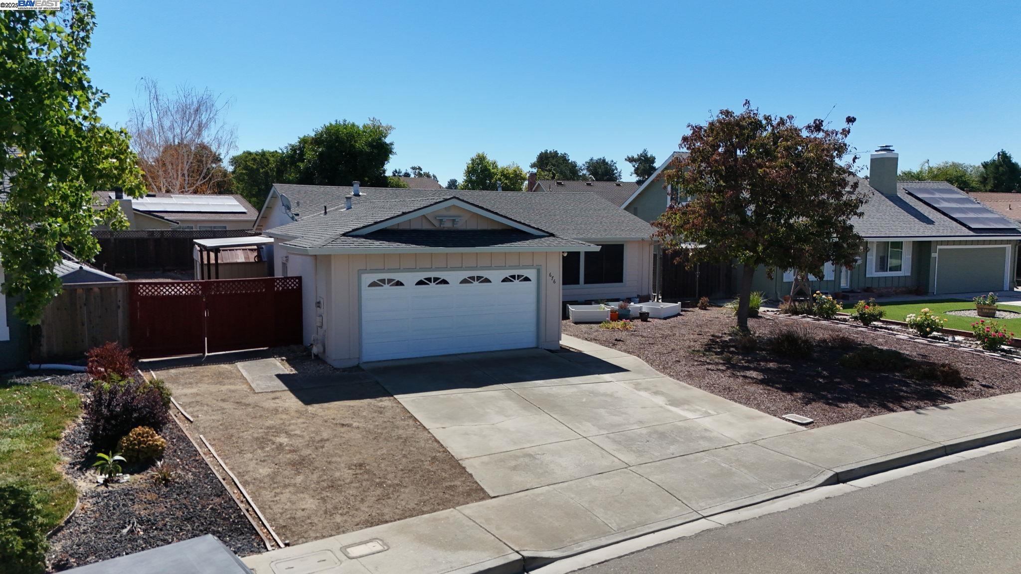 Detail Gallery Image 6 of 49 For 676 Colusa Way, Livermore,  CA 94551 - 3 Beds | 2 Baths