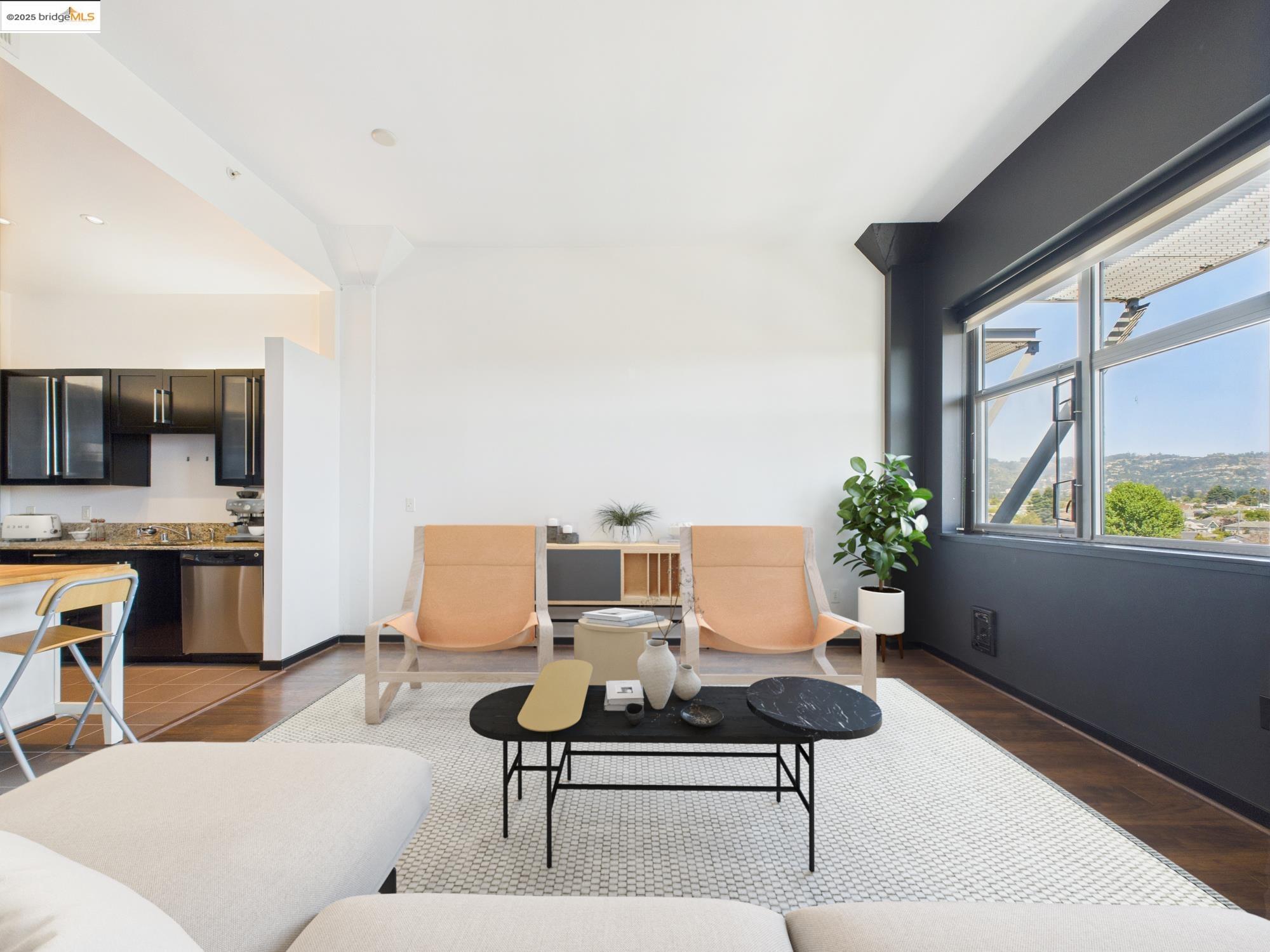 Photo #3: 41107439 Listing 