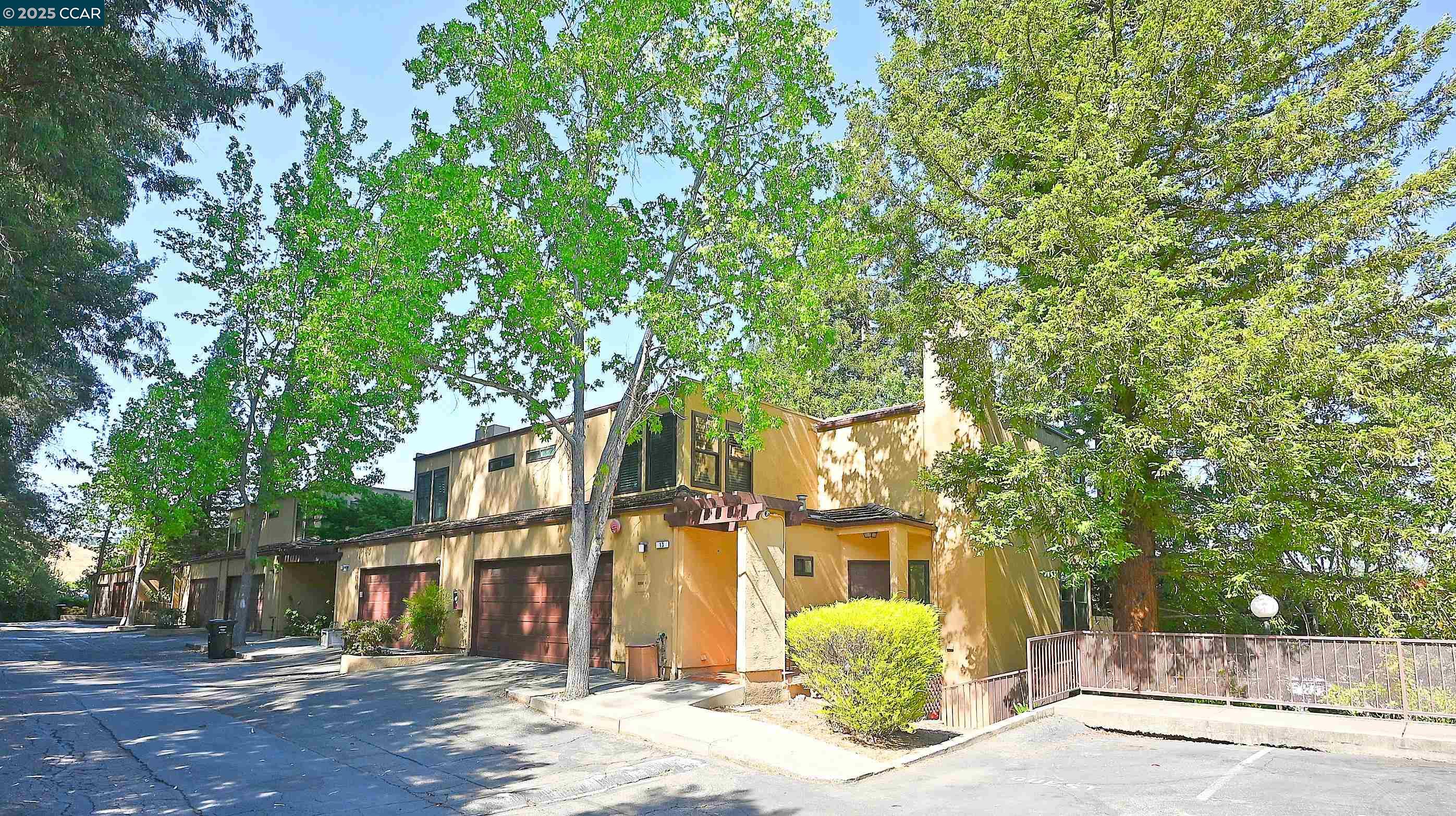Detail Gallery Image 2 of 39 For 3279 Mt Diablo Court #13,  Lafayette,  CA 94549 - 3 Beds | 3/1 Baths