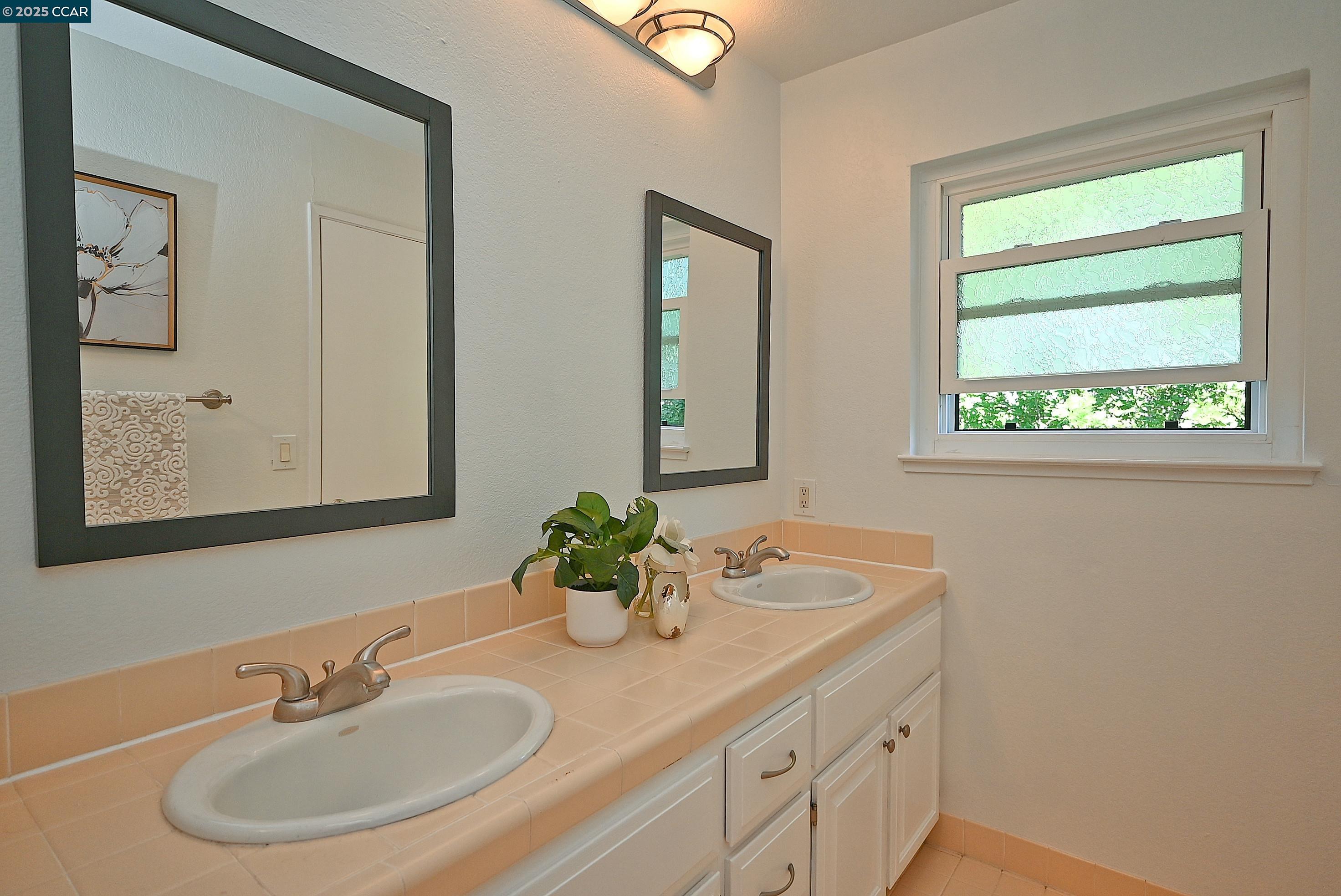 Detail Gallery Image 24 of 39 For 3279 Mt Diablo Court #13,  Lafayette,  CA 94549 - 3 Beds | 3/1 Baths