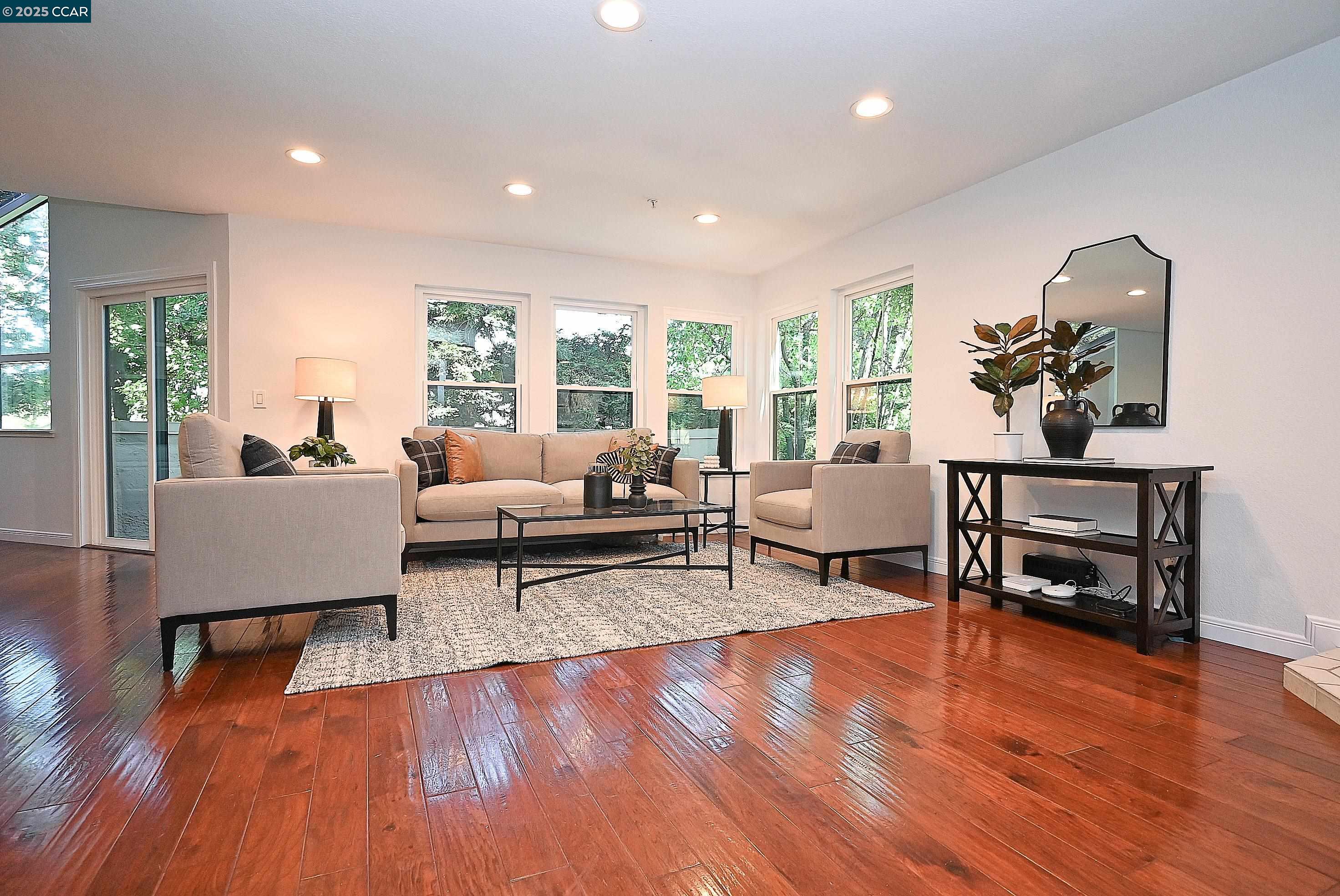 Detail Gallery Image 7 of 39 For 3279 Mt Diablo Court #13,  Lafayette,  CA 94549 - 3 Beds | 3/1 Baths