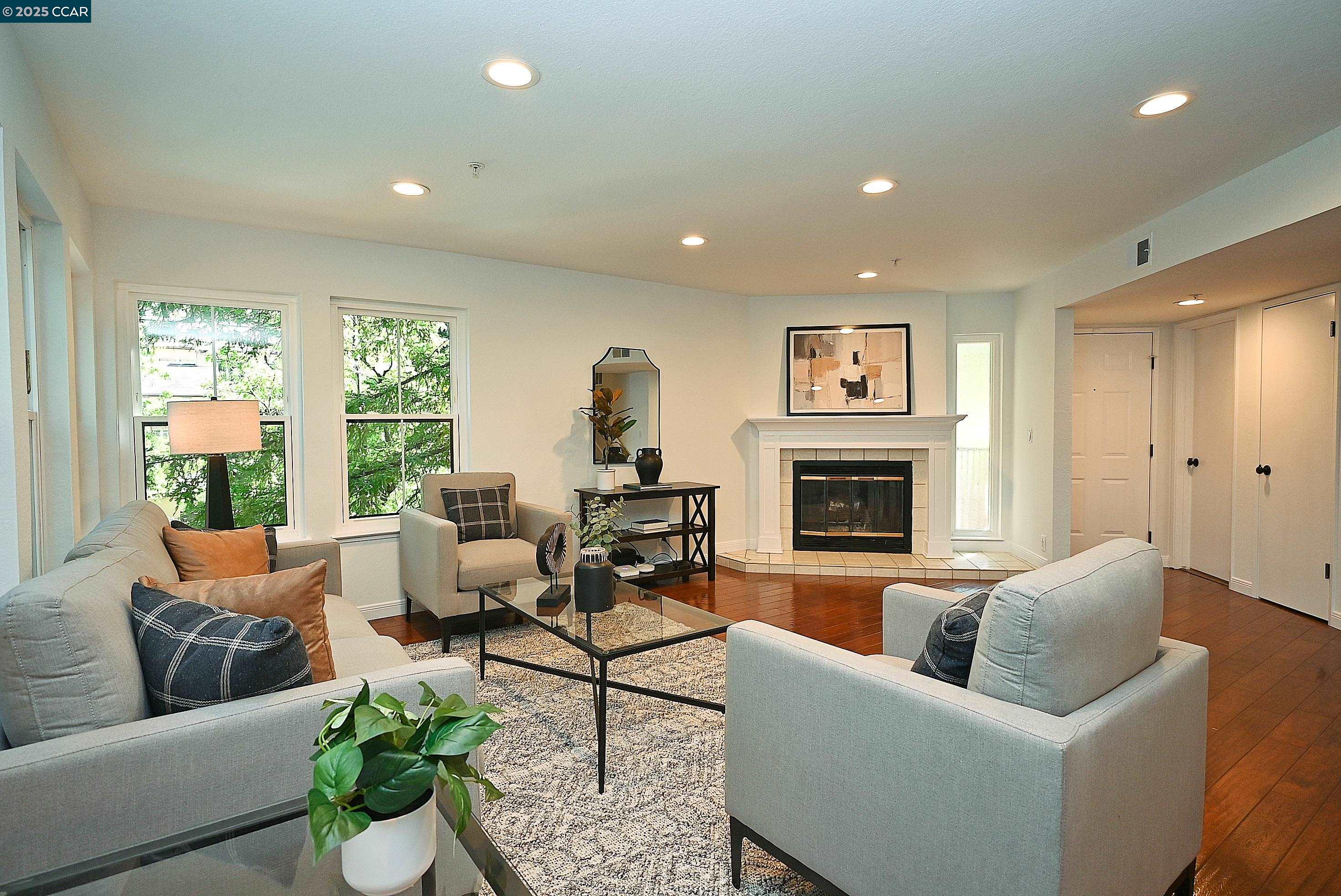 Detail Gallery Image 10 of 39 For 3279 Mt Diablo Court #13,  Lafayette,  CA 94549 - 3 Beds | 3/1 Baths