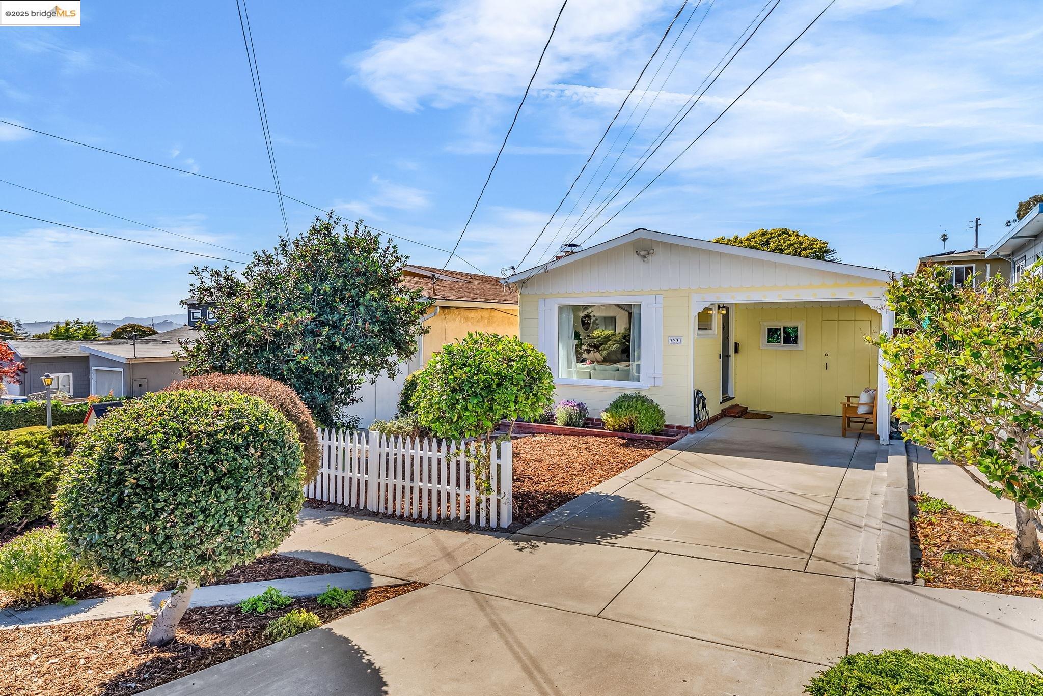 Detail Gallery Image 2 of 42 For 7231 Plank Ave, El Cerrito,  CA 94530 - 2 Beds | 1 Baths