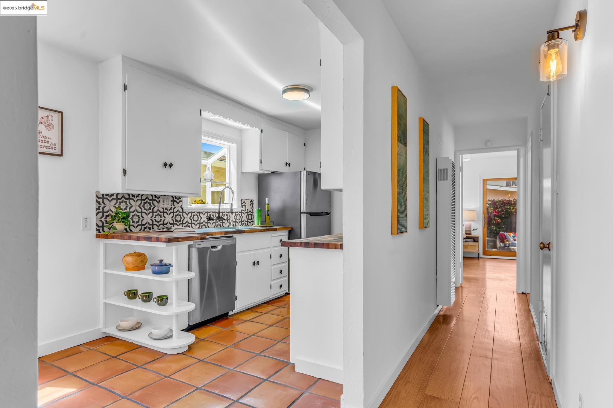 Detail Gallery Image 12 of 42 For 7231 Plank Ave, El Cerrito,  CA 94530 - 2 Beds | 1 Baths