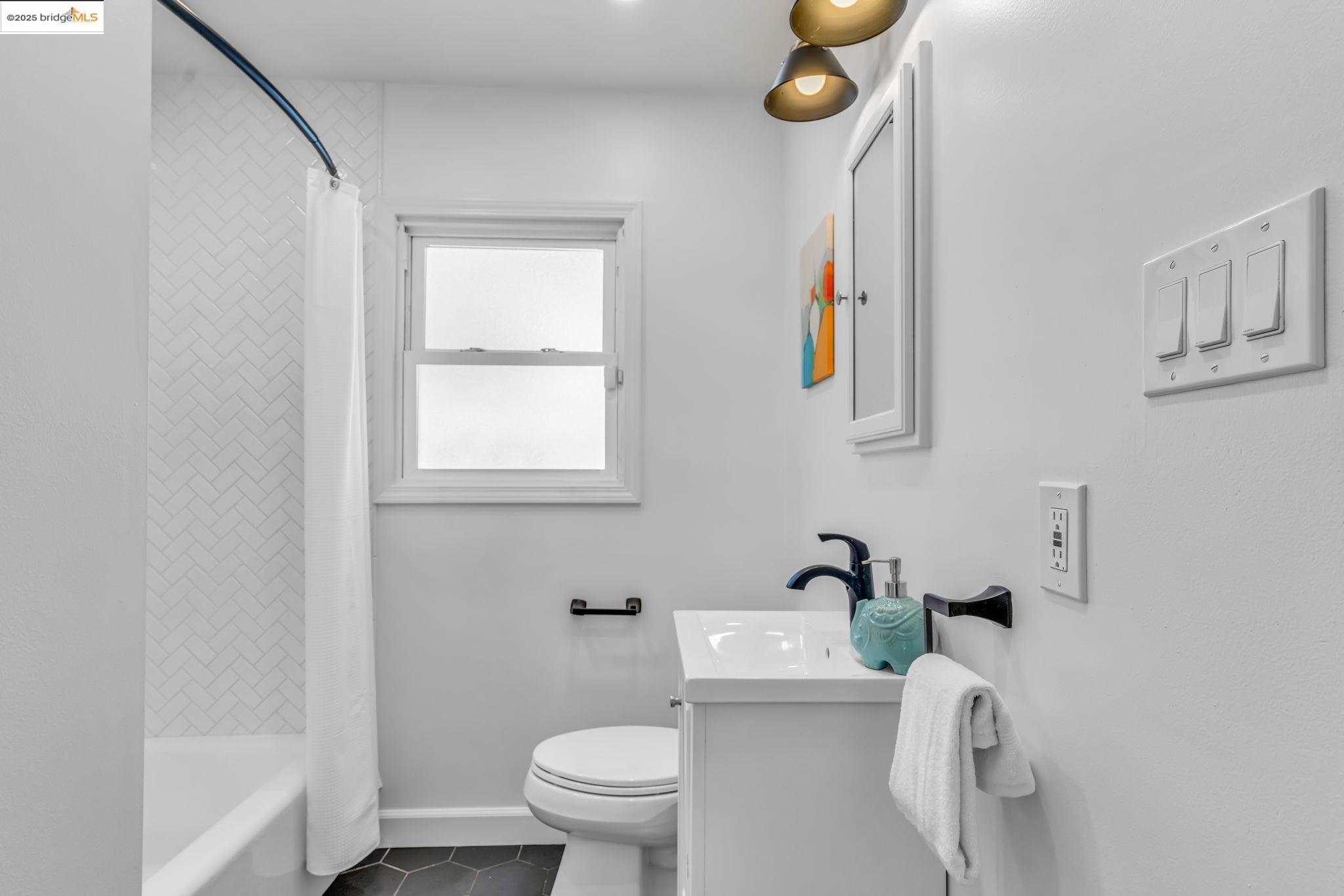 Detail Gallery Image 17 of 42 For 7231 Plank Ave, El Cerrito,  CA 94530 - 2 Beds | 1 Baths