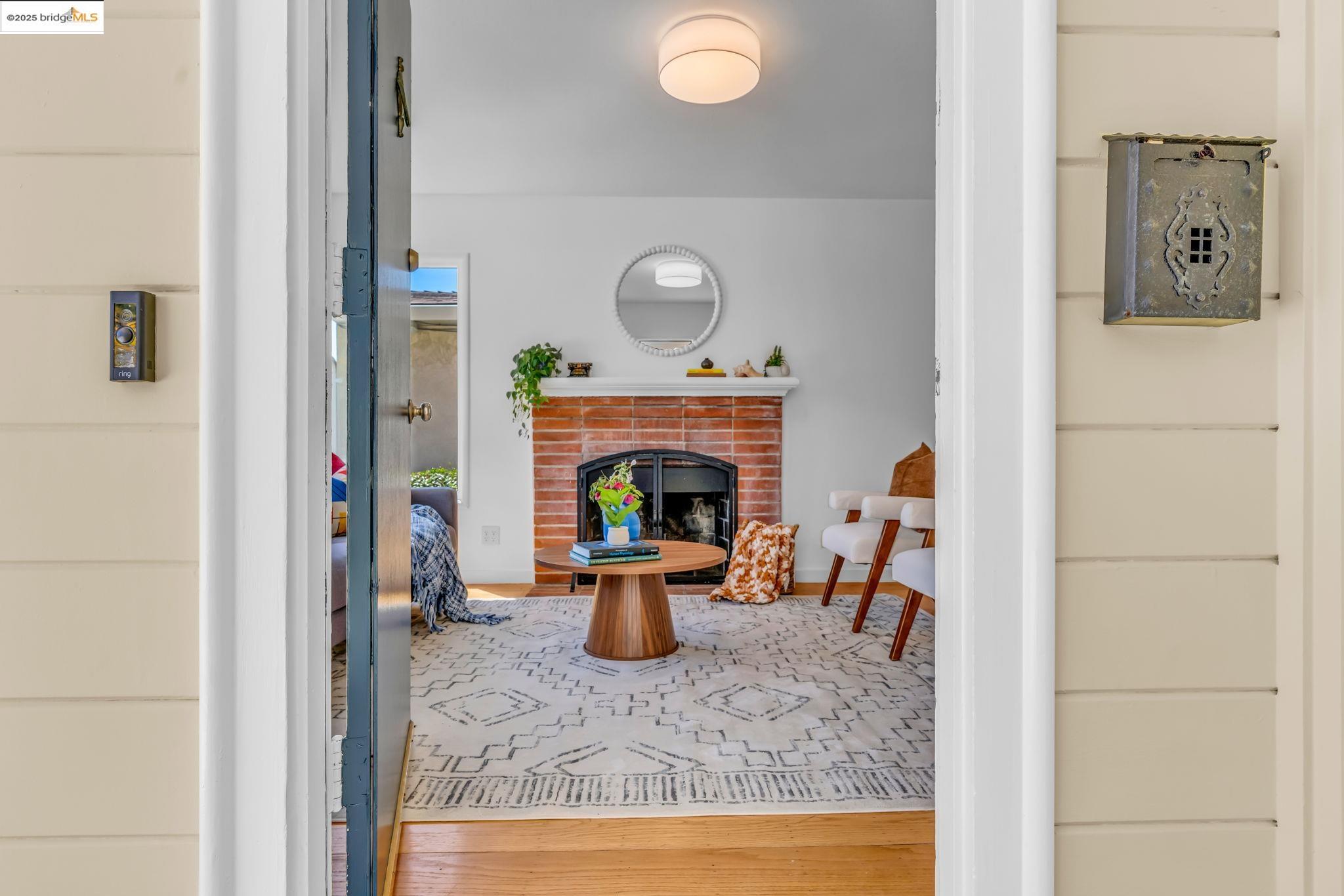 Detail Gallery Image 4 of 45 For 7231 Plank Ave, El Cerrito,  CA 94530 - 2 Beds | 1 Baths