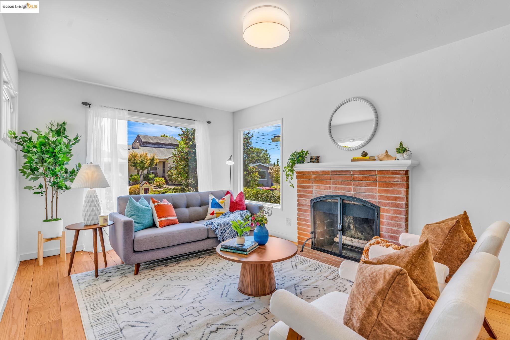 Detail Gallery Image 5 of 45 For 7231 Plank Ave, El Cerrito,  CA 94530 - 2 Beds | 1 Baths