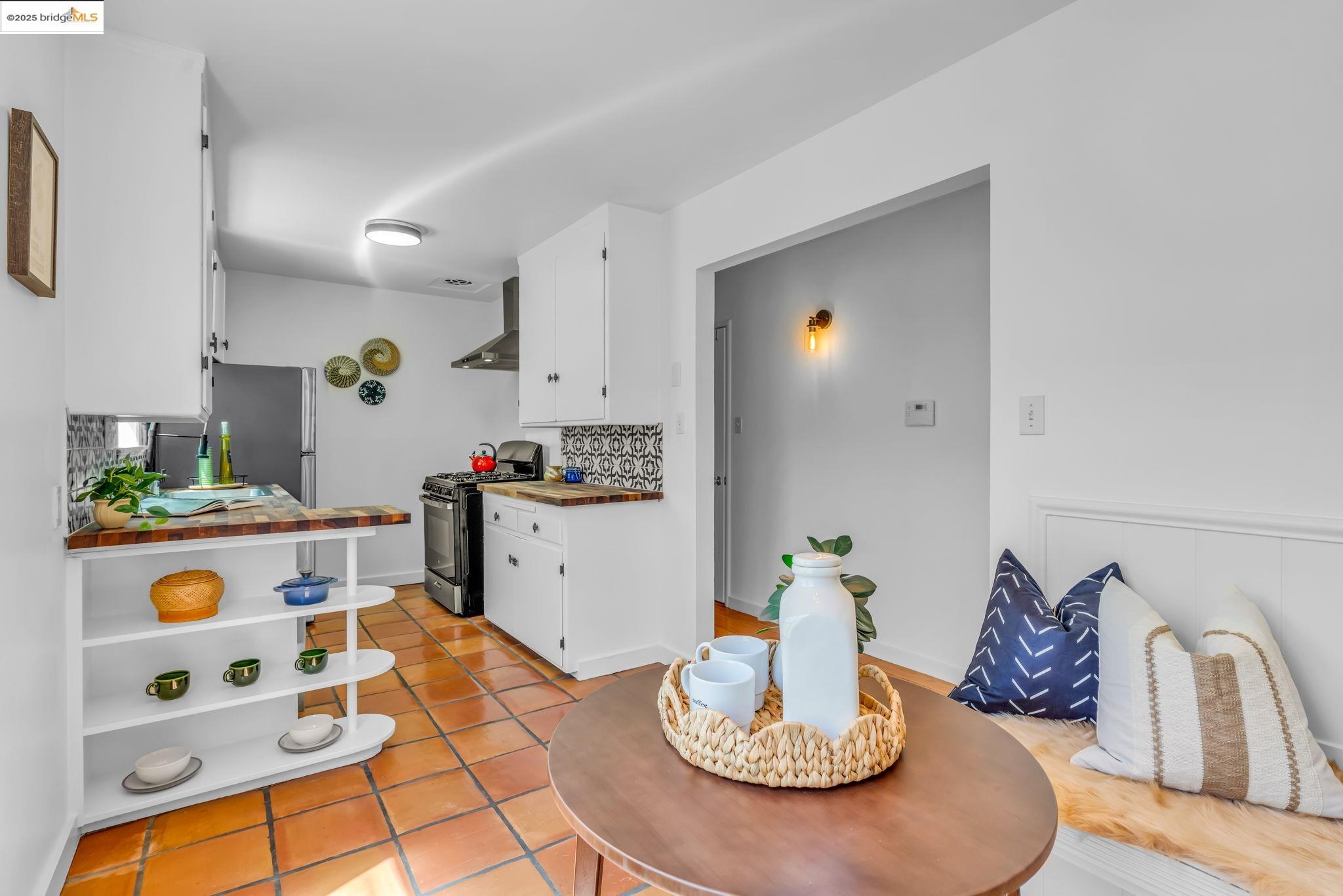 Detail Gallery Image 10 of 42 For 7231 Plank Ave, El Cerrito,  CA 94530 - 2 Beds | 1 Baths