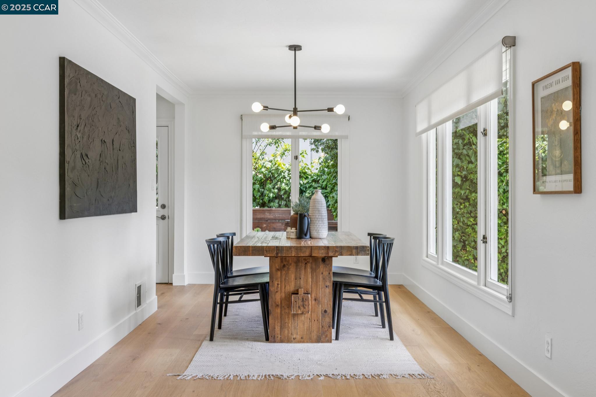 Detail Gallery Image 11 of 50 For 5844 Harbord Dr, Oakland,  CA 94611 - 3 Beds | 2 Baths