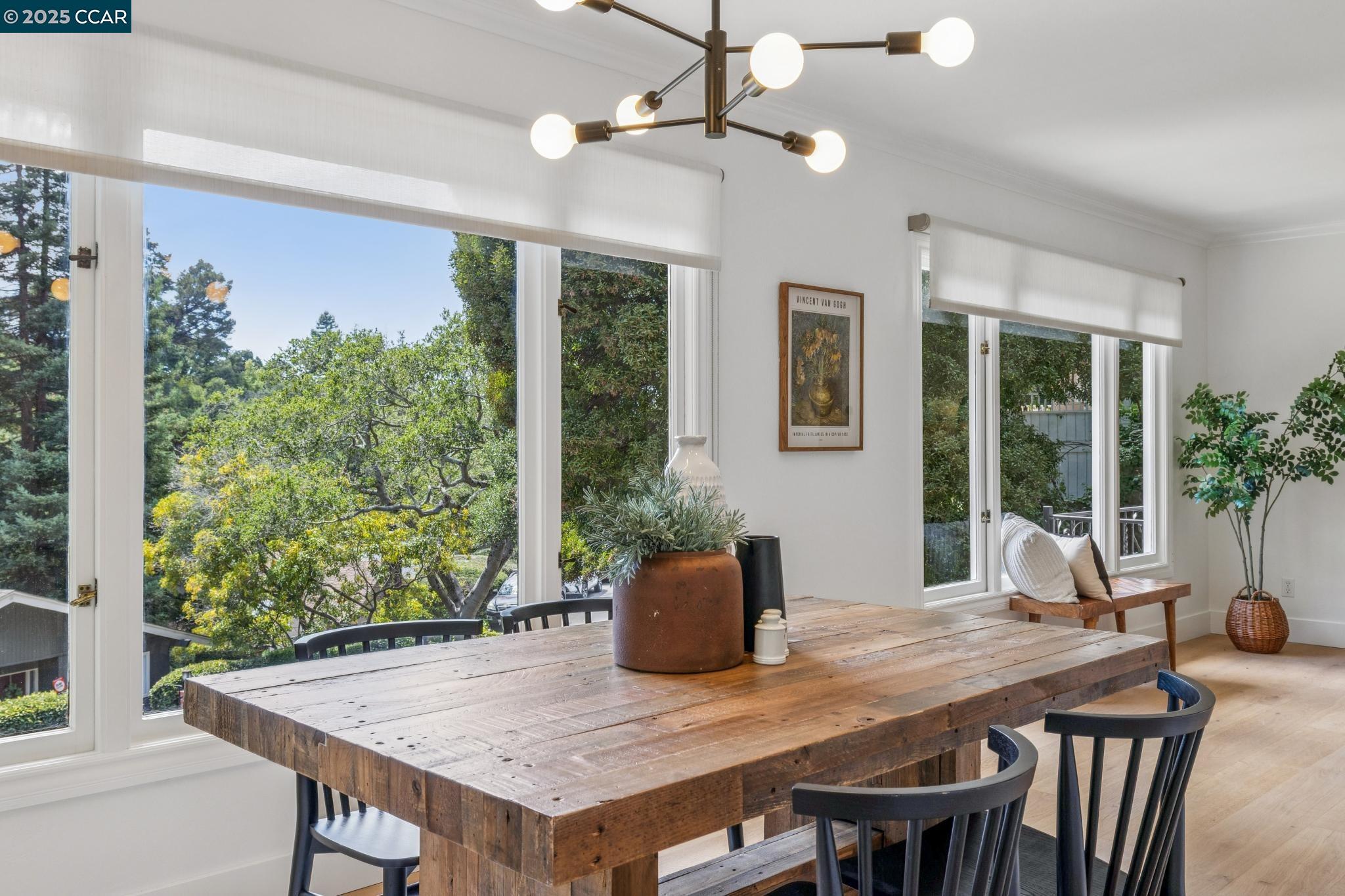 Detail Gallery Image 13 of 50 For 5844 Harbord Dr, Oakland,  CA 94611 - 3 Beds | 2 Baths