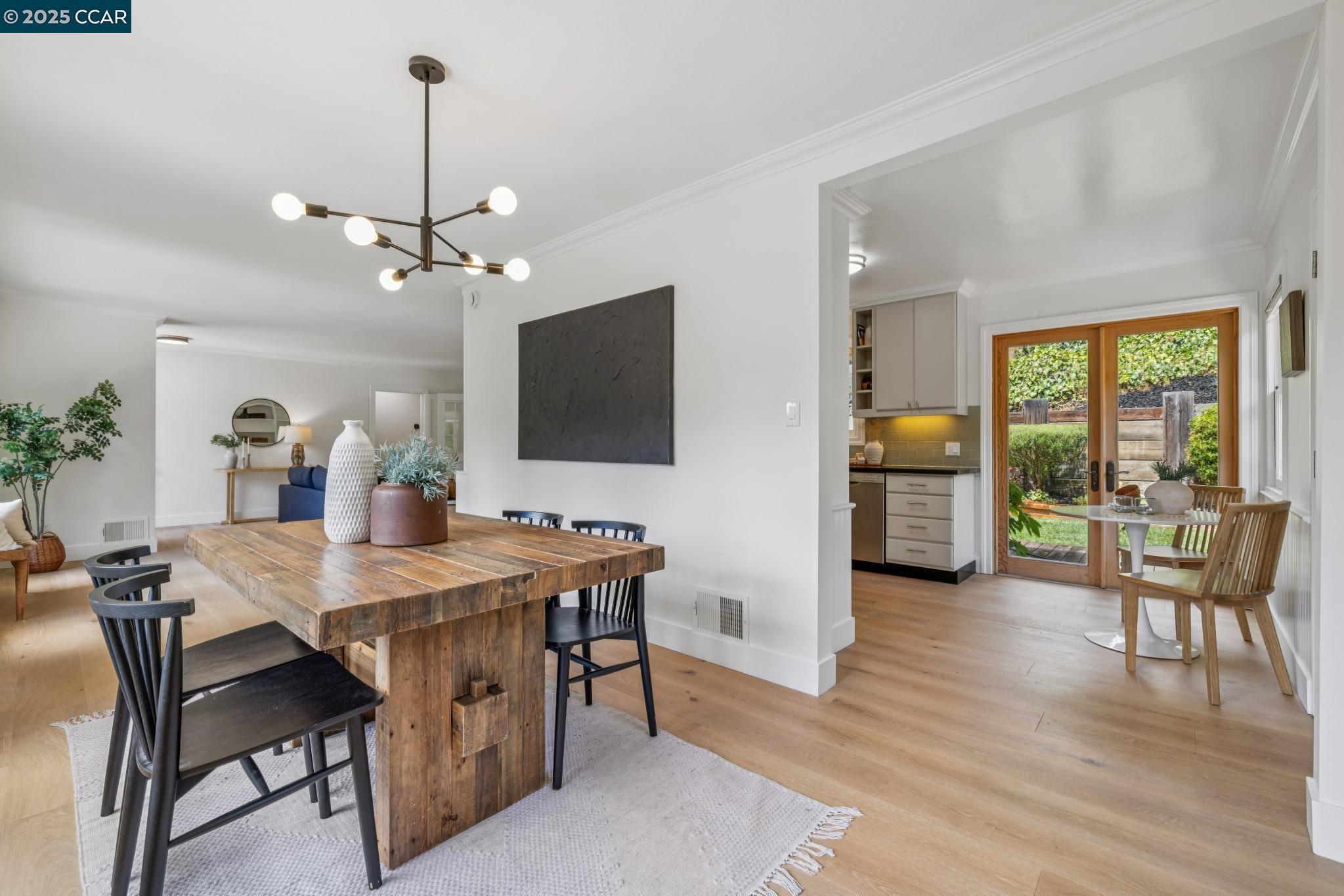 Detail Gallery Image 14 of 50 For 5844 Harbord Dr, Oakland,  CA 94611 - 3 Beds | 2 Baths