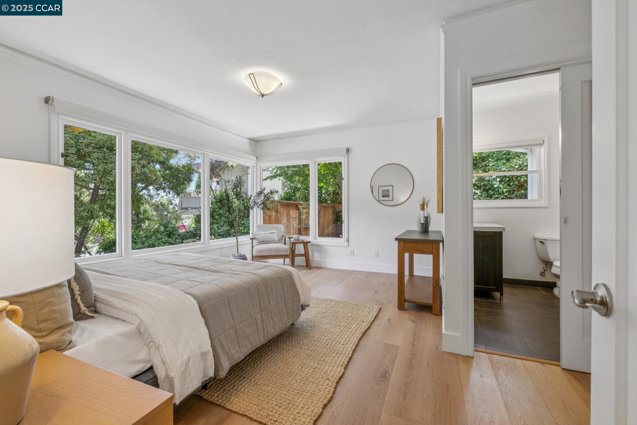 Detail Gallery Image 22 of 50 For 5844 Harbord Dr, Oakland,  CA 94611 - 3 Beds | 2 Baths