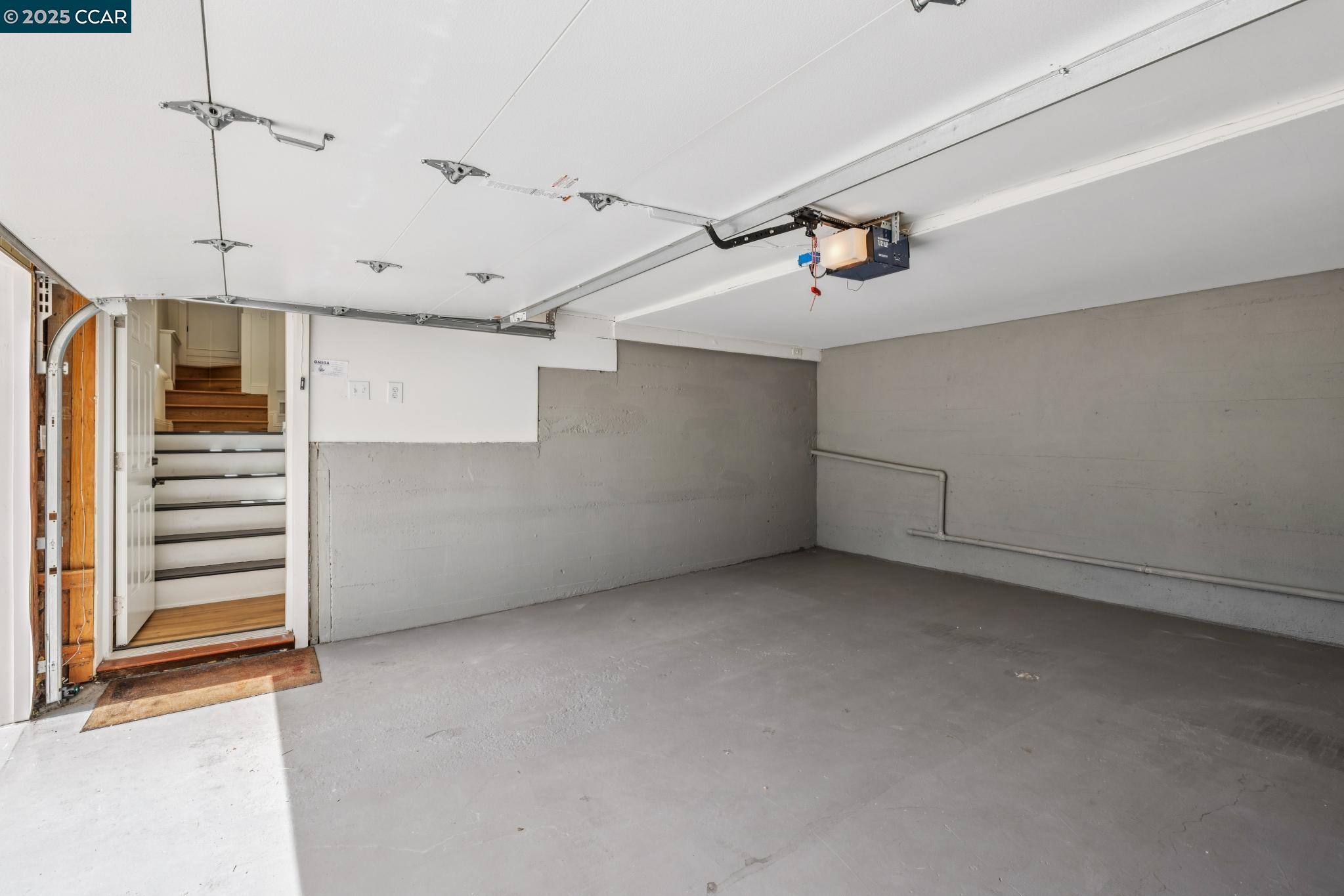 Detail Gallery Image 35 of 50 For 5844 Harbord Dr, Oakland,  CA 94611 - 3 Beds | 2 Baths