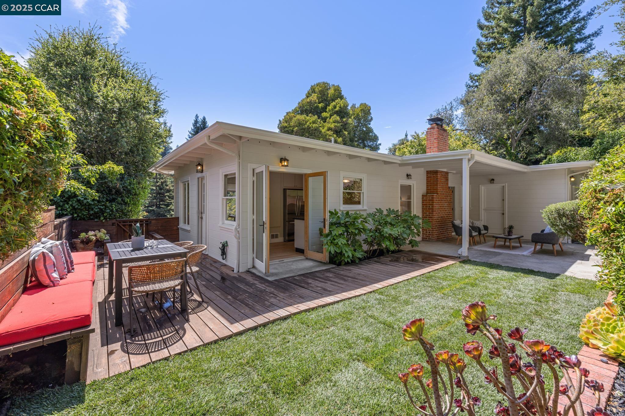 Detail Gallery Image 36 of 50 For 5844 Harbord Dr, Oakland,  CA 94611 - 3 Beds | 2 Baths