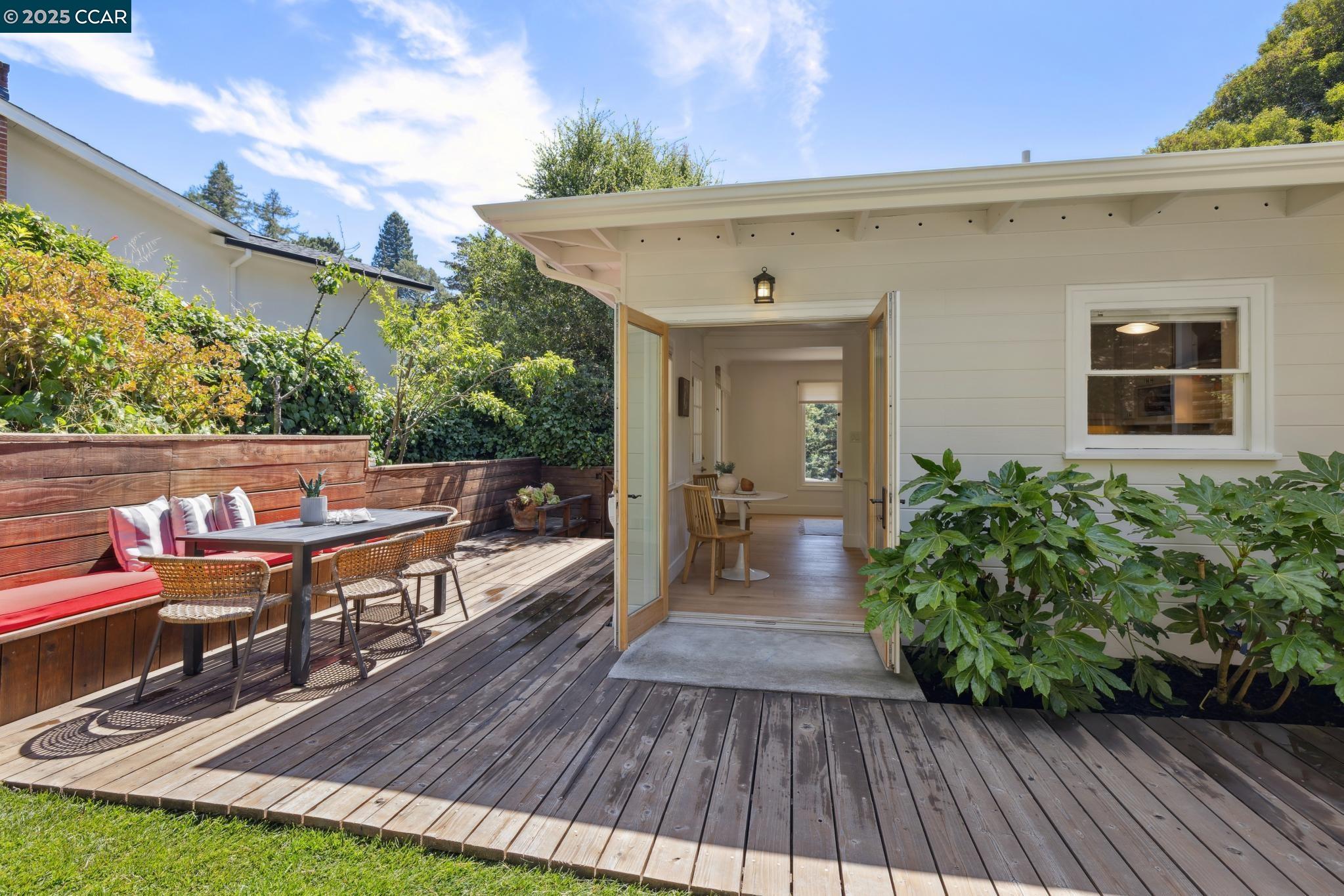 Detail Gallery Image 37 of 50 For 5844 Harbord Dr, Oakland,  CA 94611 - 3 Beds | 2 Baths